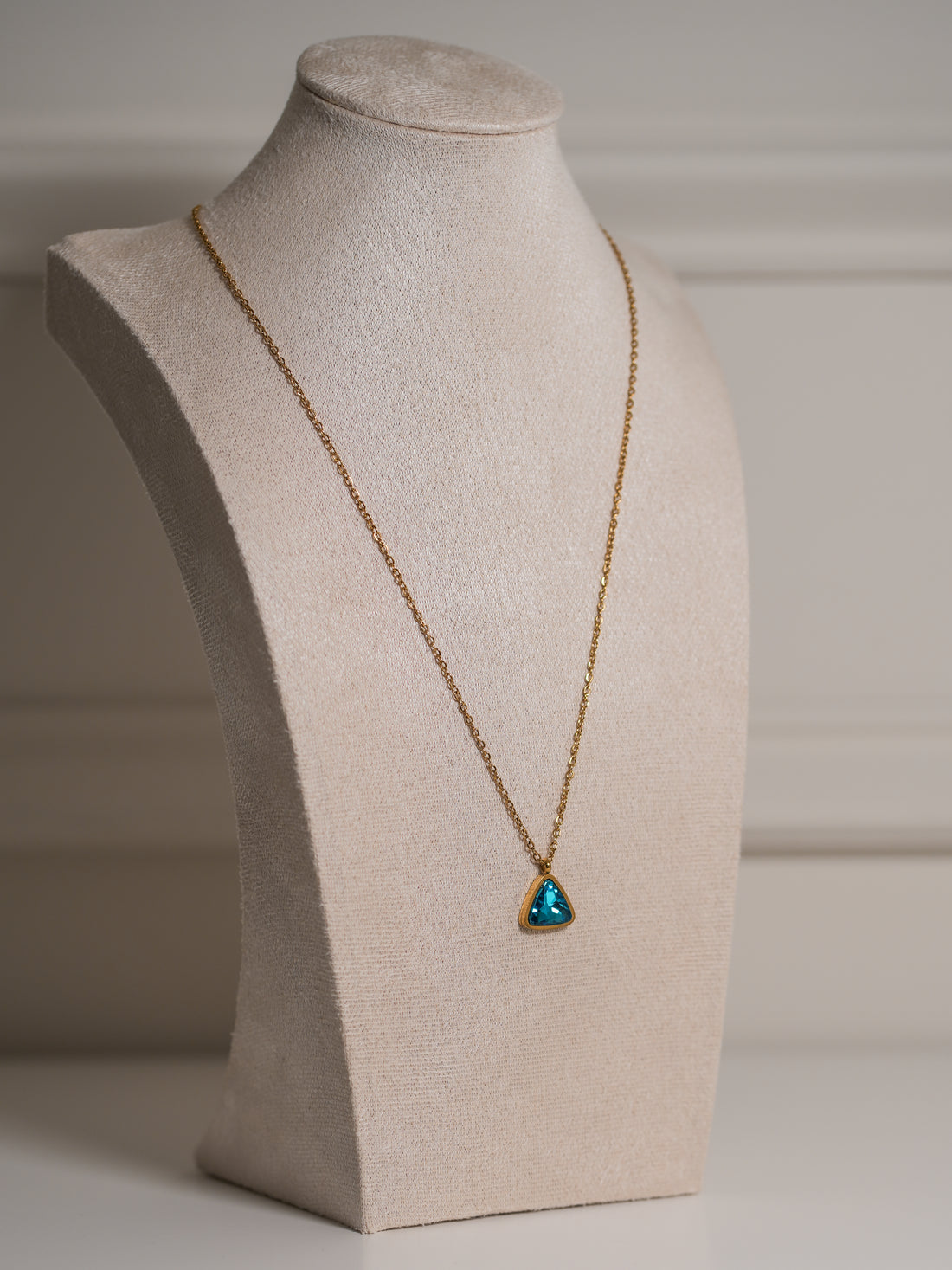 Collar Triángulo