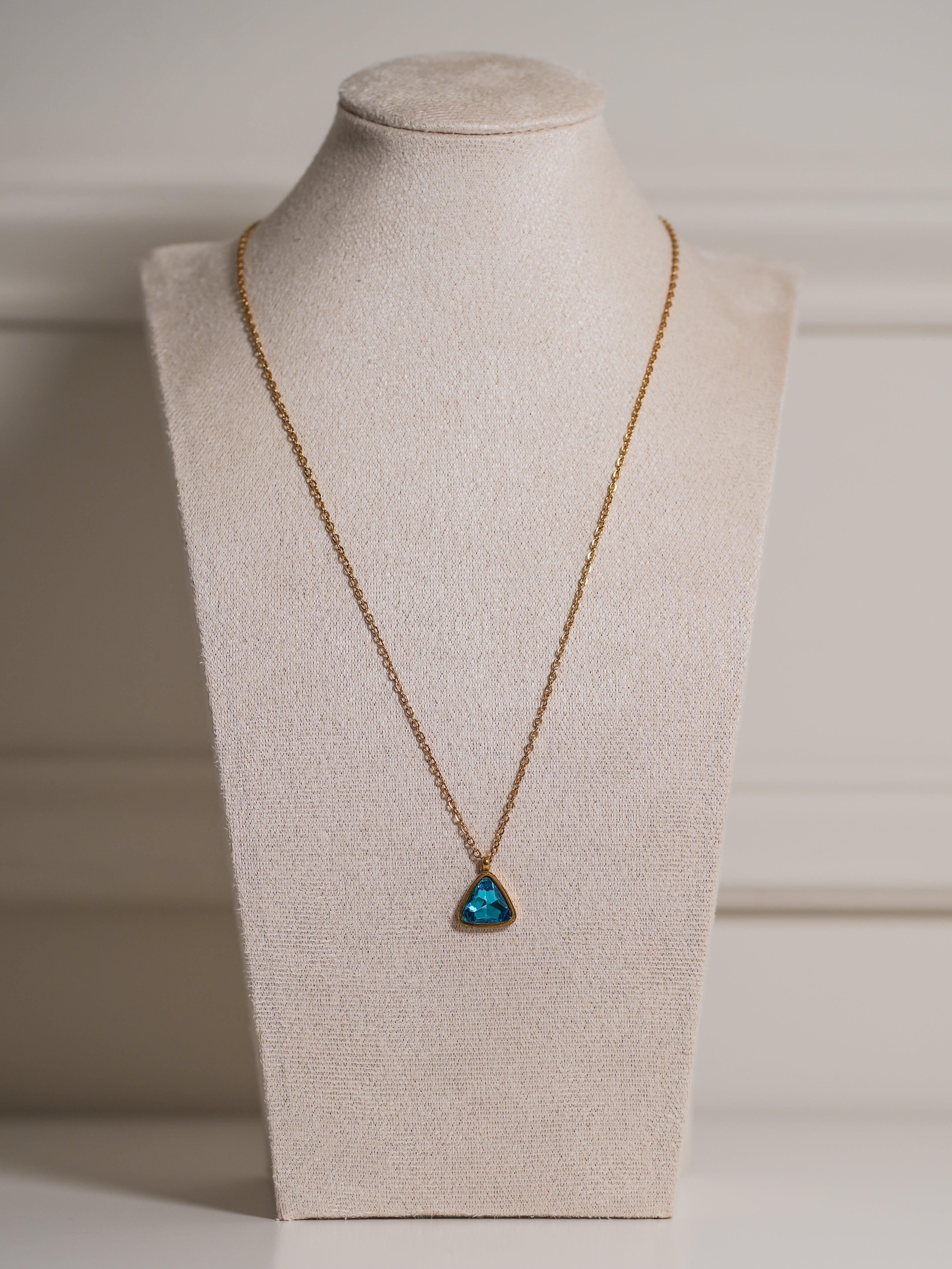 Collar Triángulo