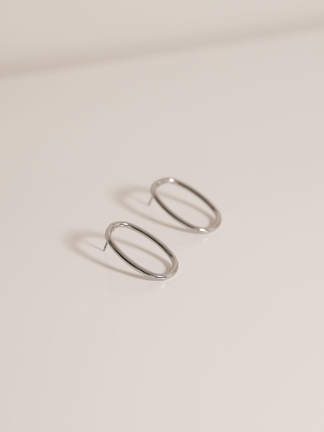 Aretes Minimalista Oval