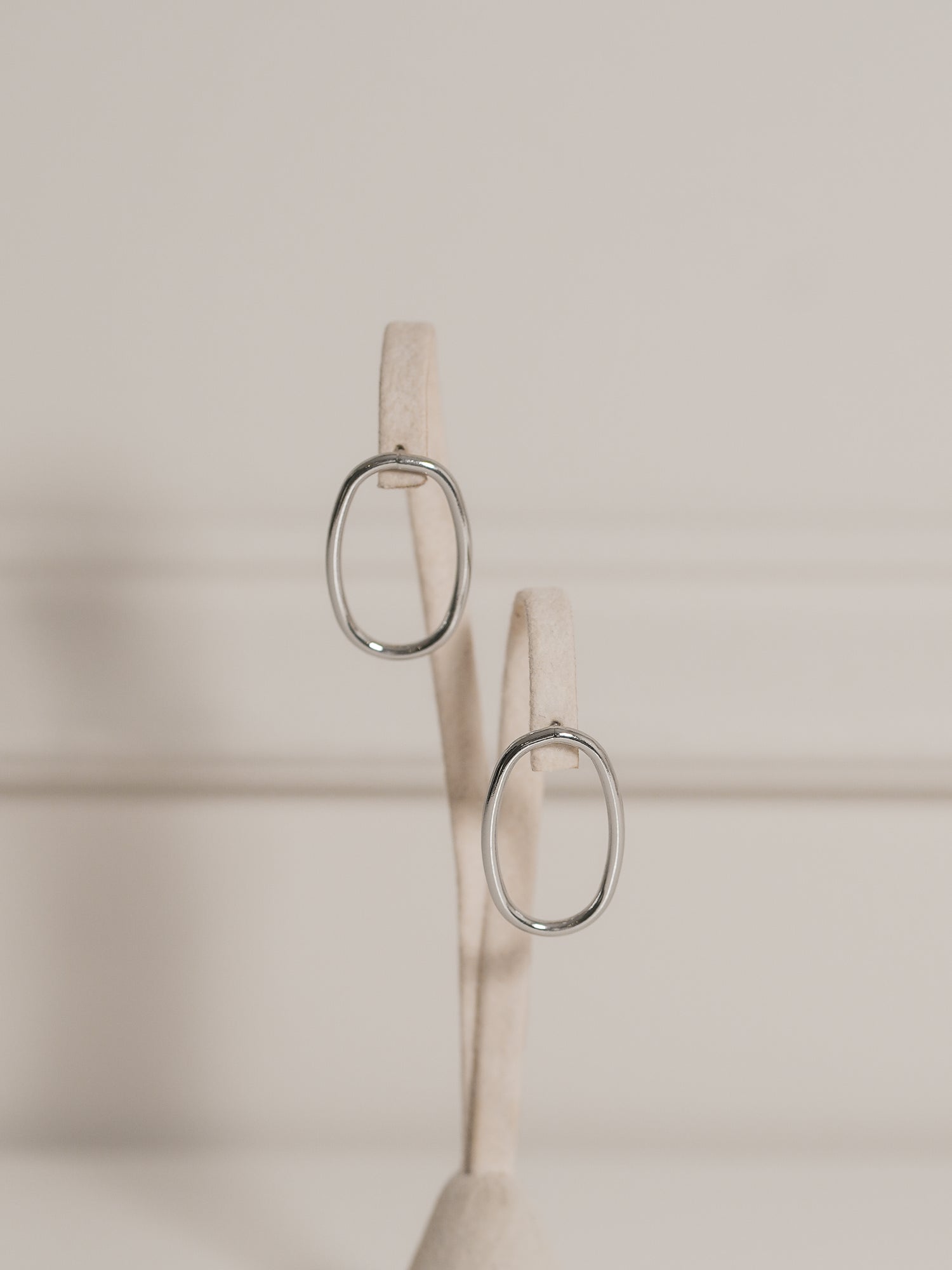 Aretes Minimalista Oval