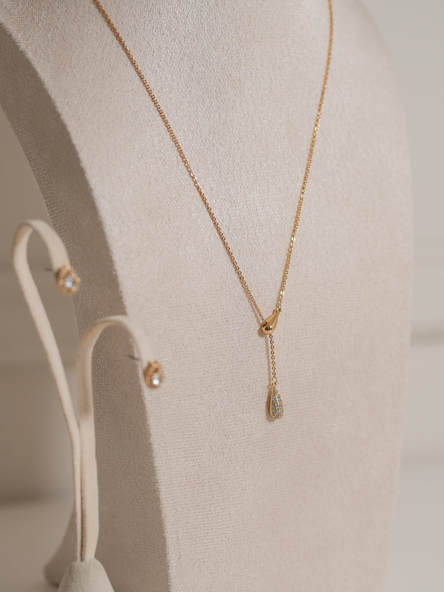 Aretes Gotita