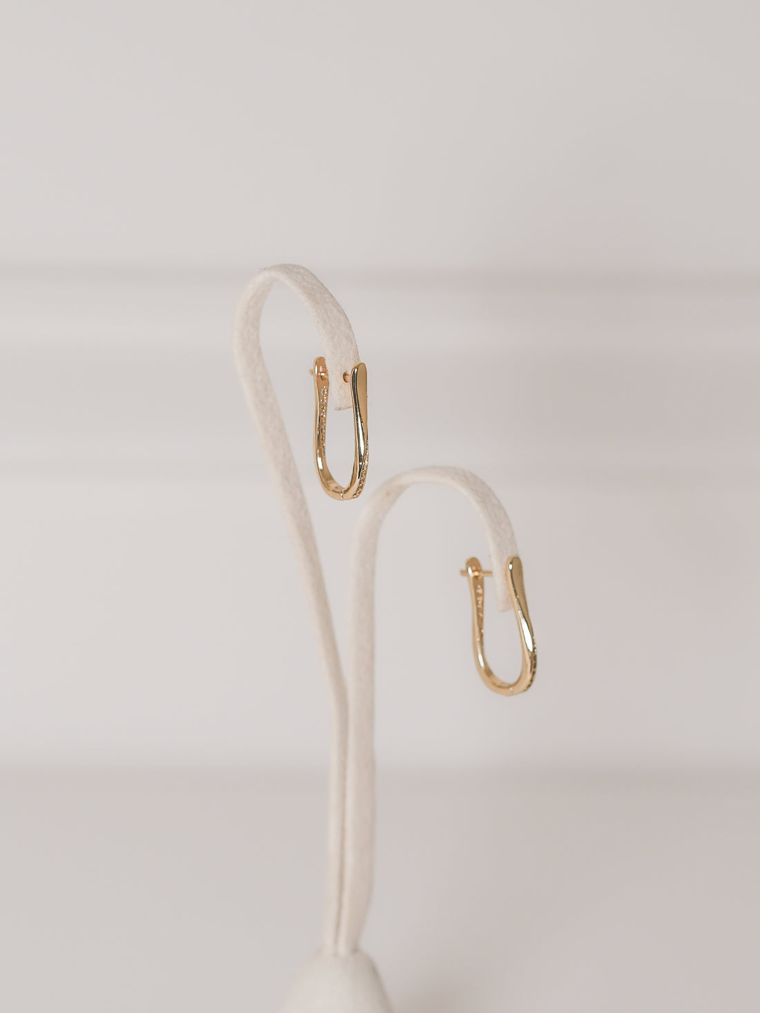 Aretes Curva Zirconias