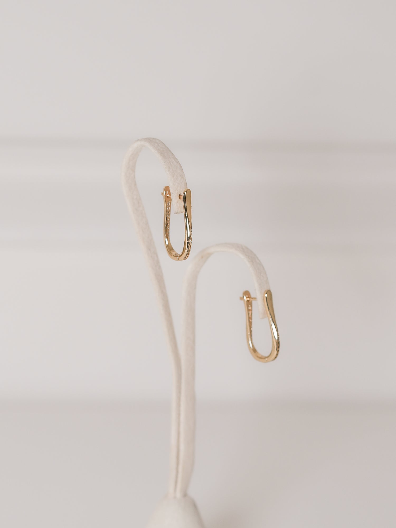Aretes Curva Zirconias