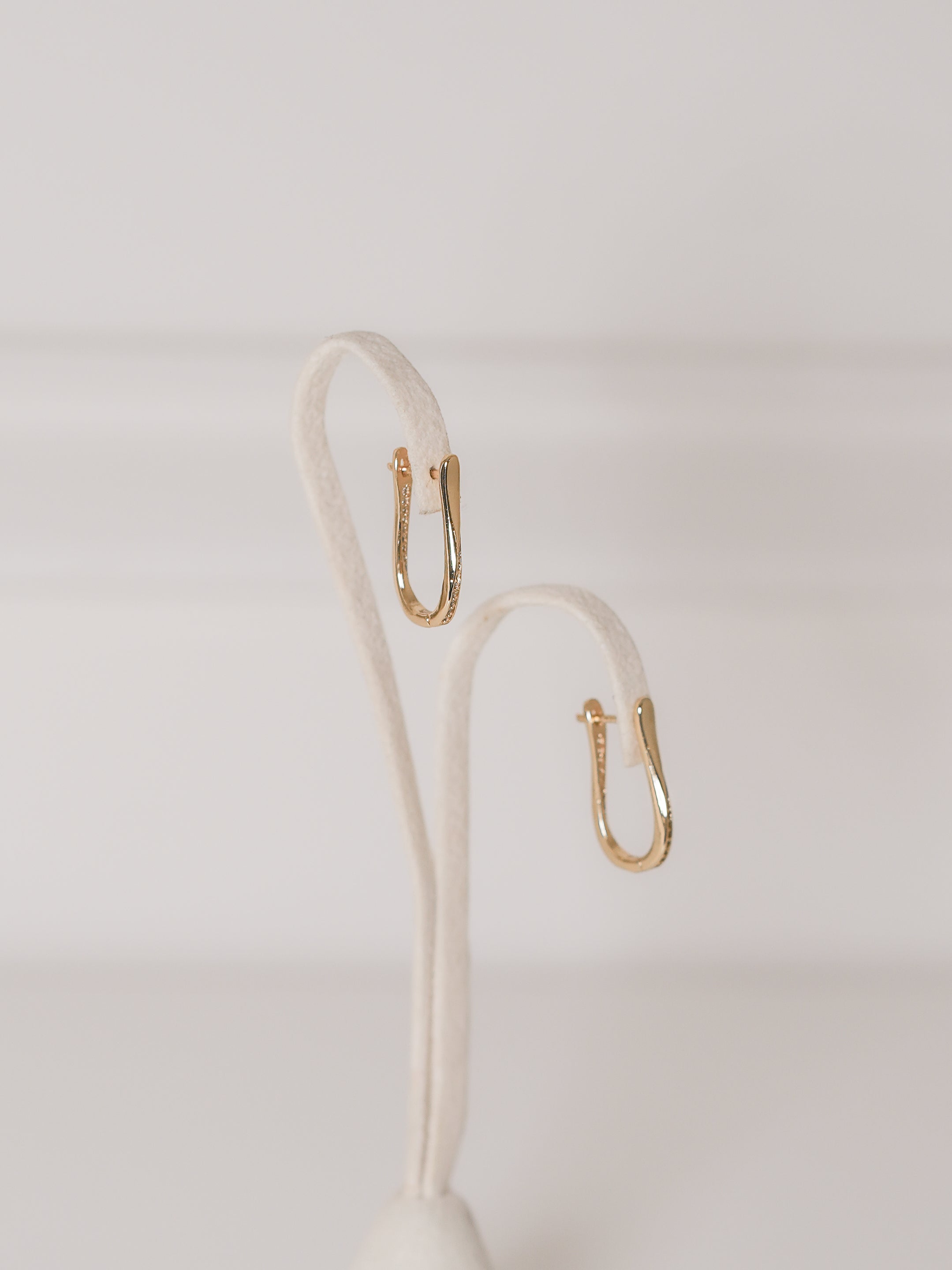 Aretes Curva Zirconias