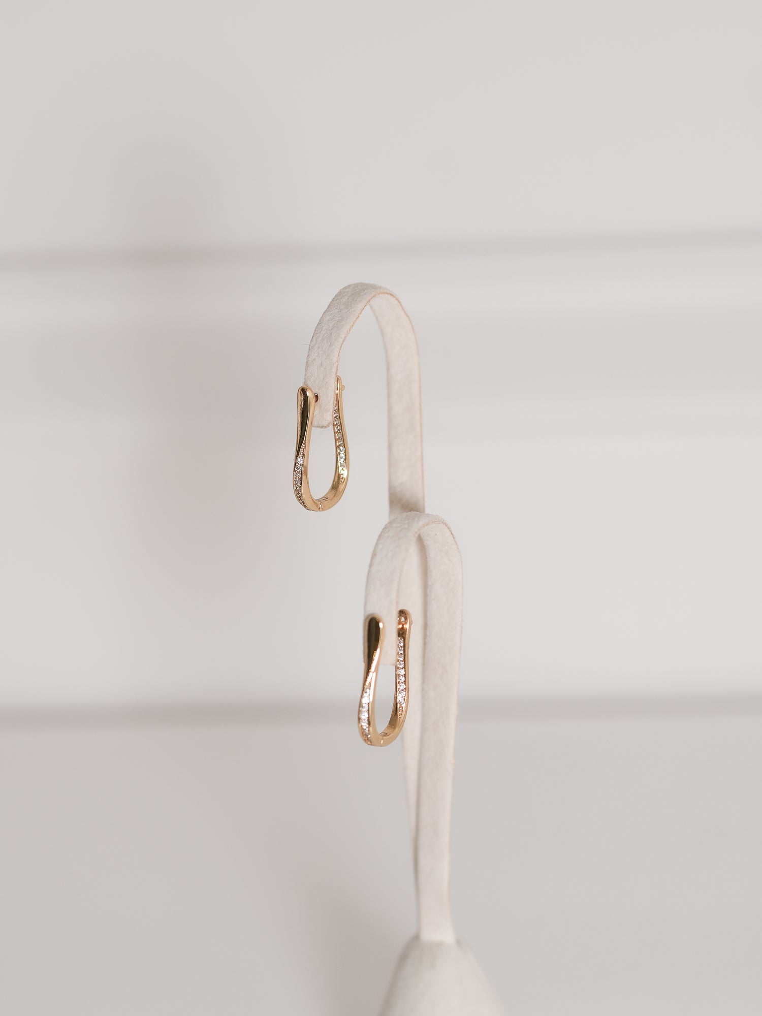Aretes Curva Zirconias