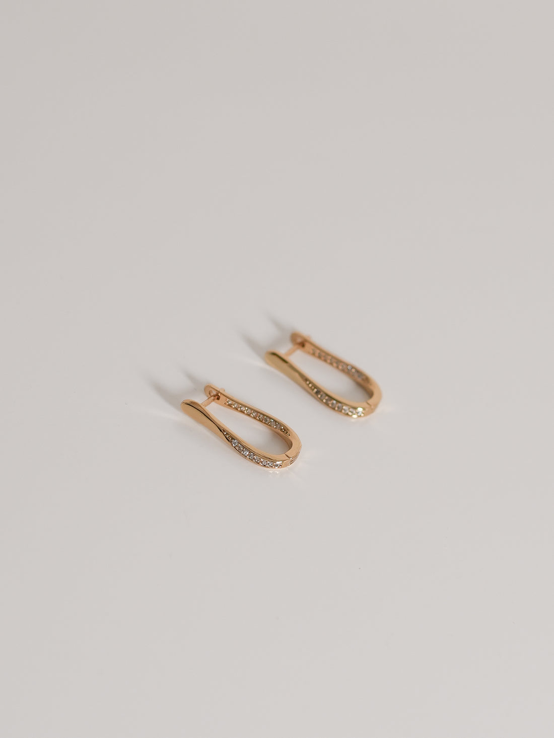 Aretes Curva Zirconias