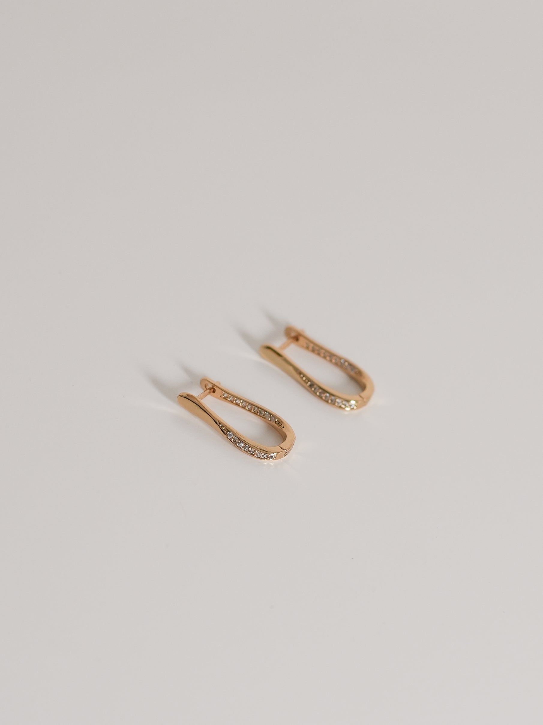 Aretes Curva Zirconias