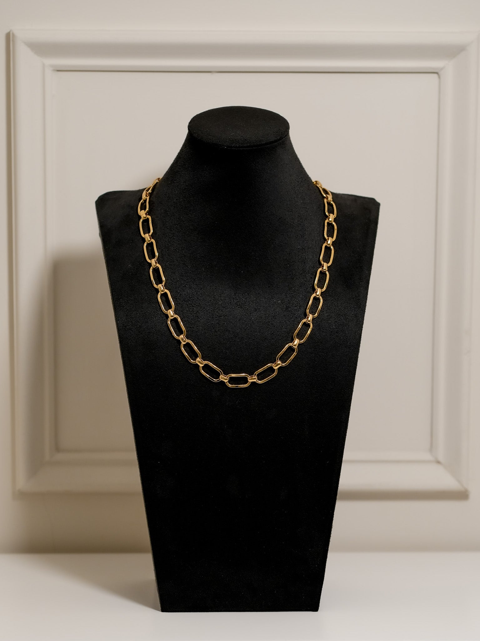 Collar Oval Curvo
