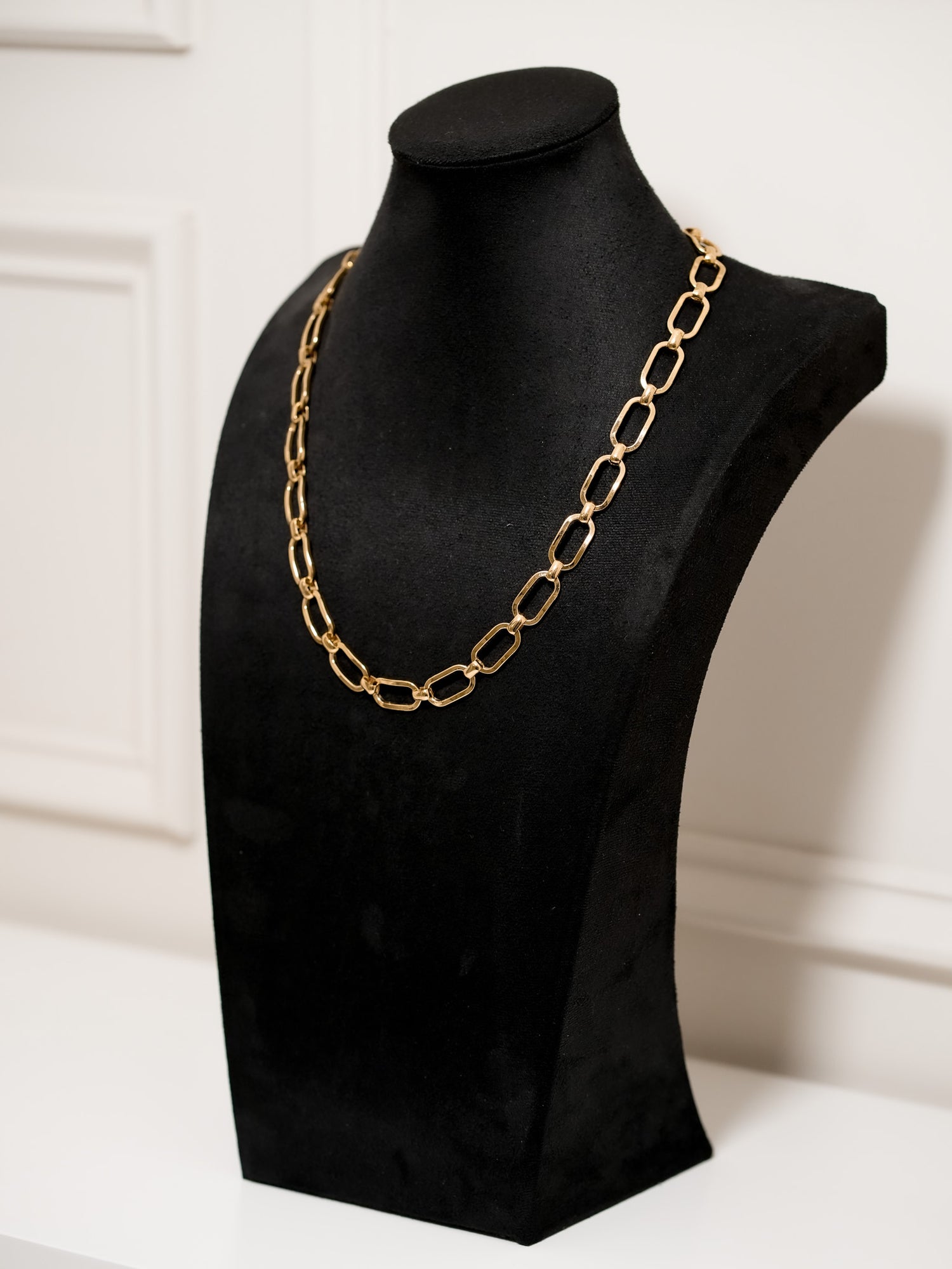 Collar Oval Curvo