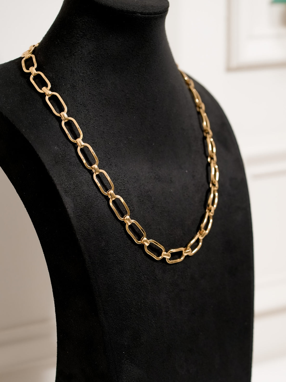 Collar Oval Curvo