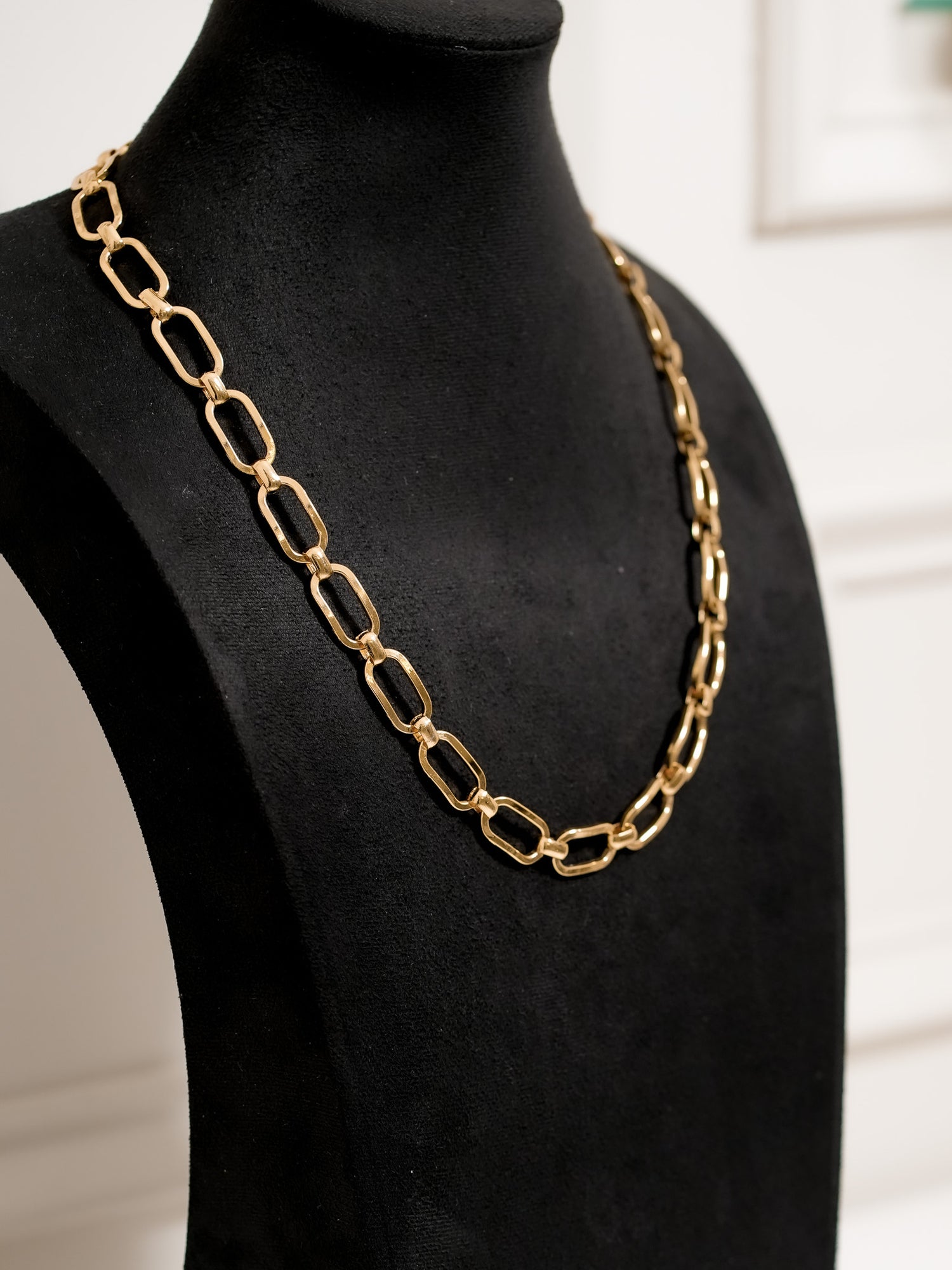 Collar Oval Curvo
