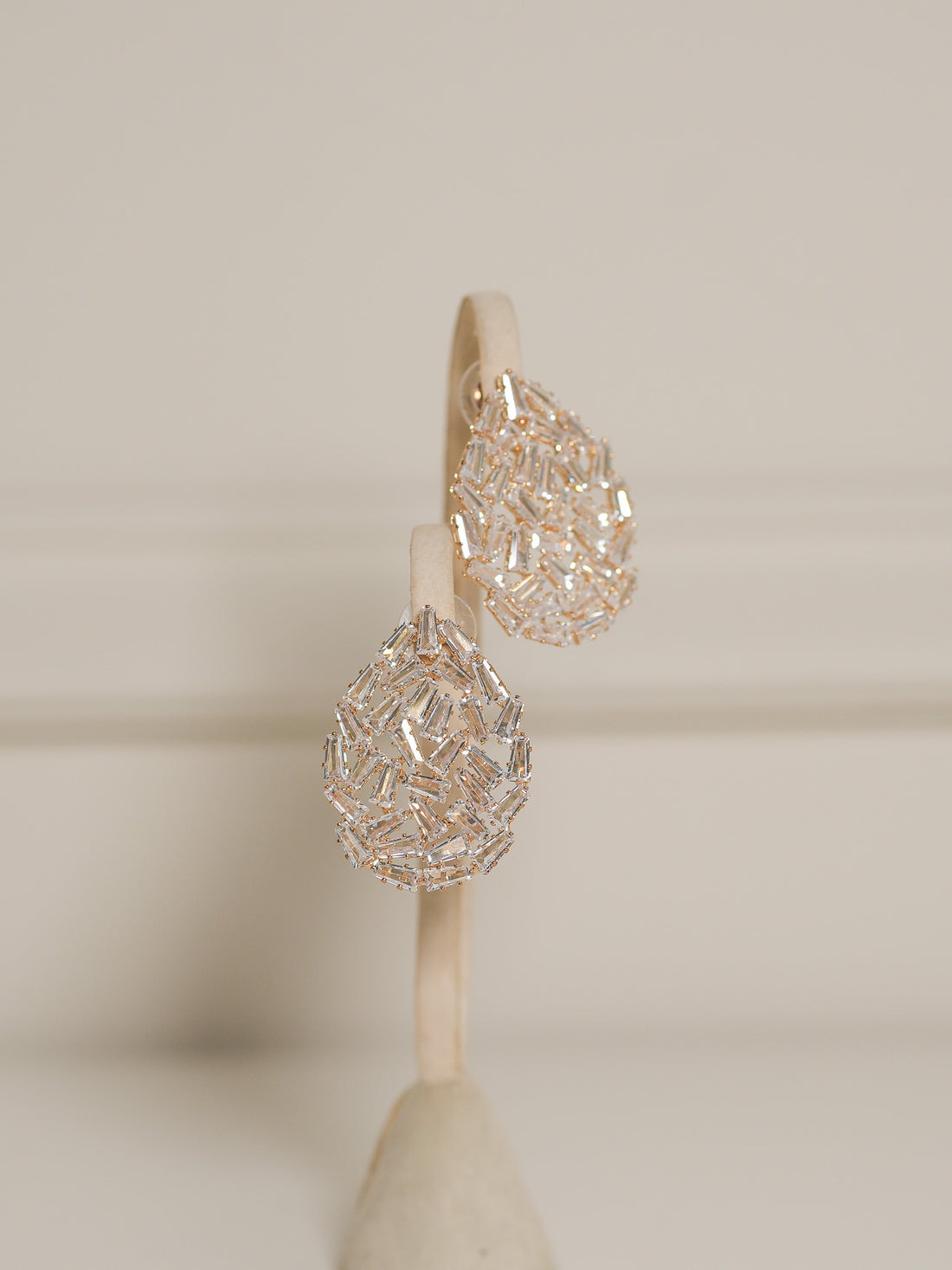 Aretes Gota Cristales - Dorado