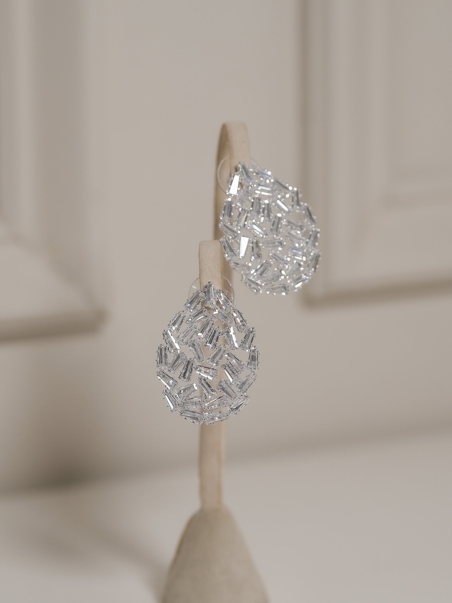 Aretes Gota Cristales - Plateado