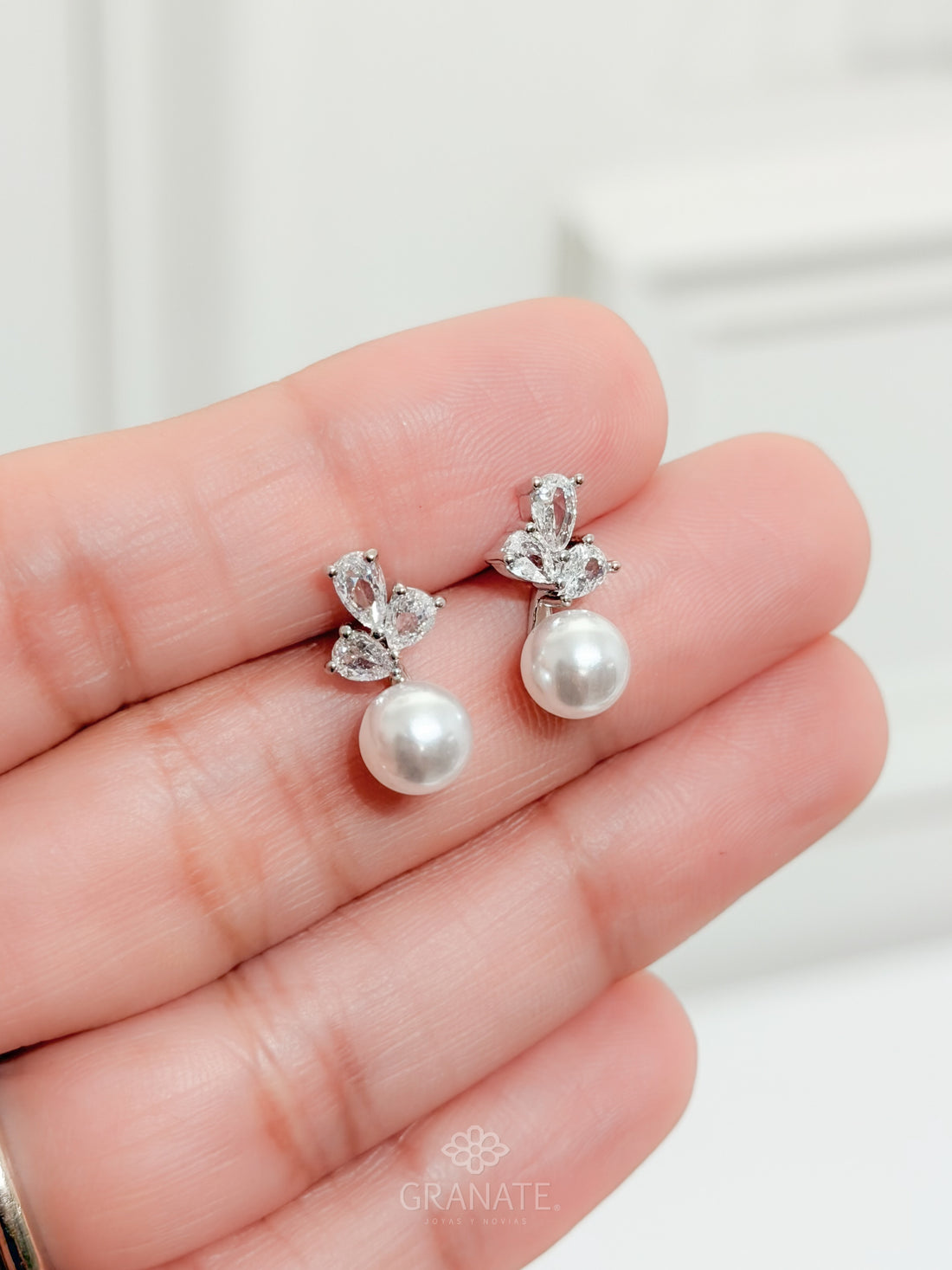 Aretes Hojitas y Perla