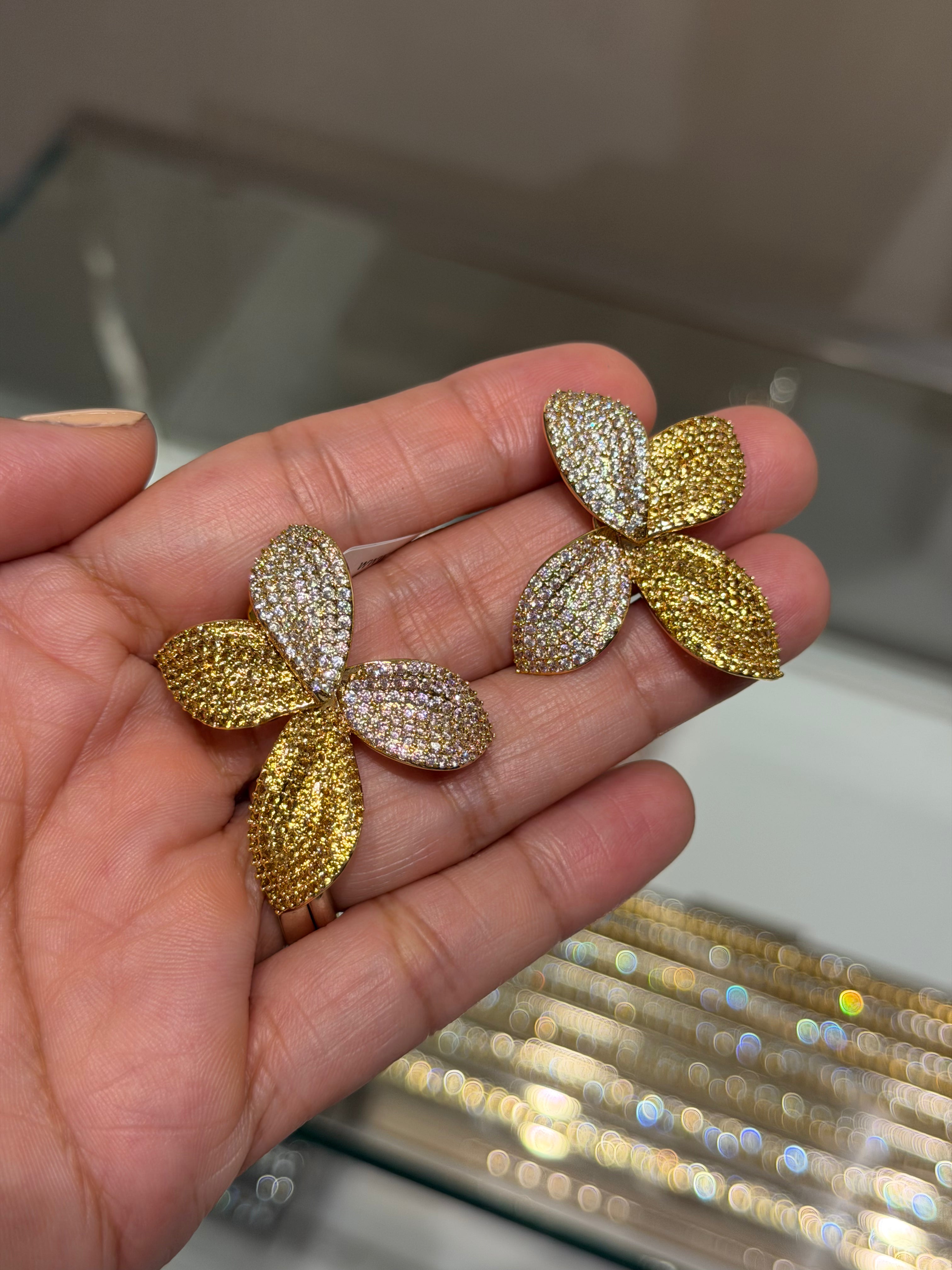 Aretes Hojas Onduladas Pavé