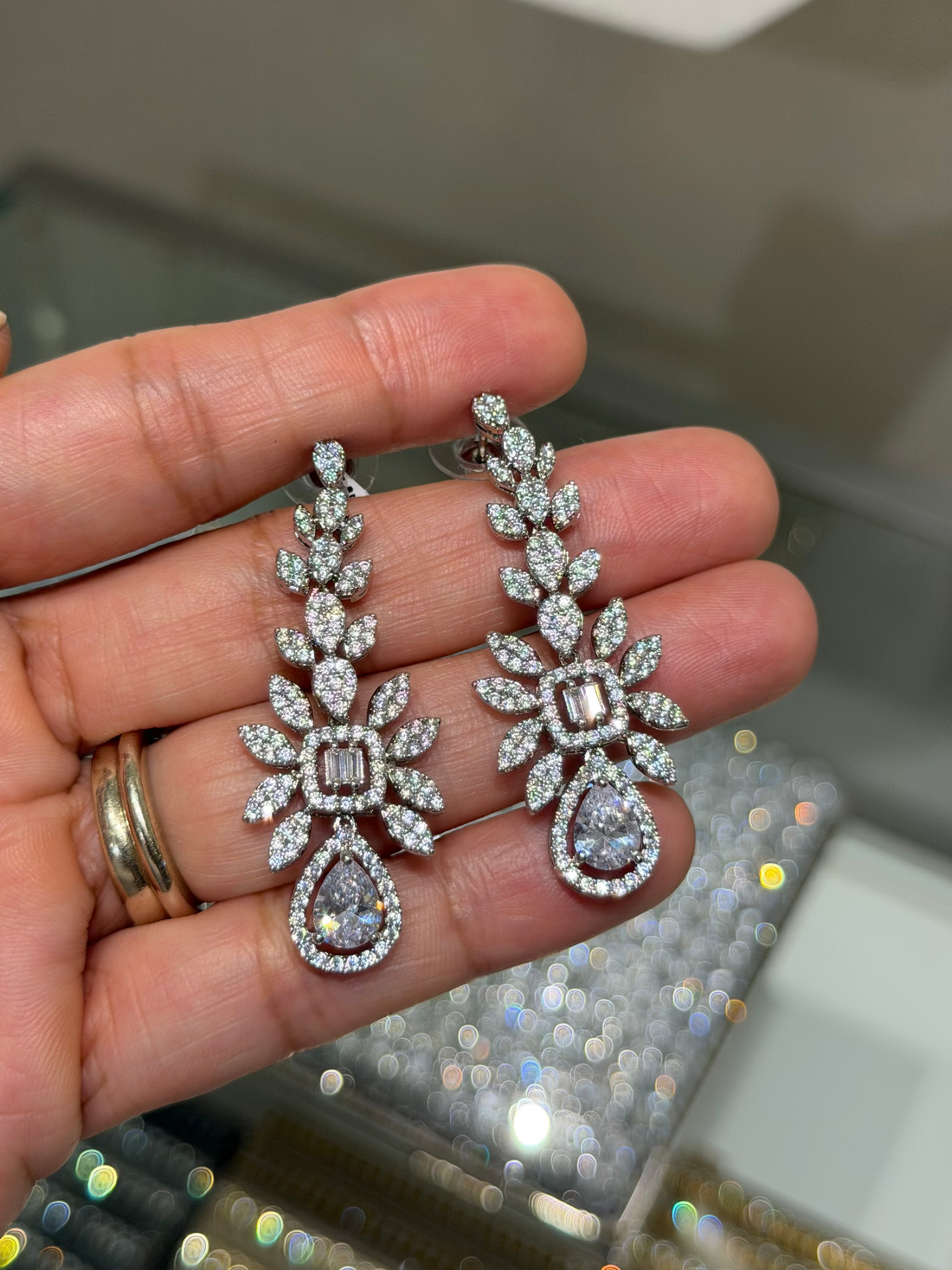 Aretes Hojas Gota Colgante
