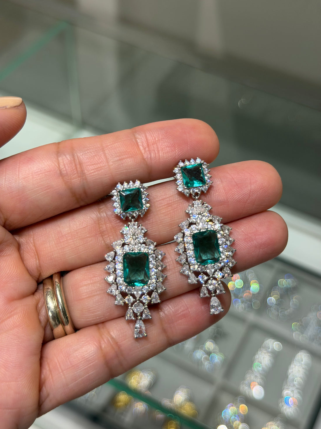 Aretes Verde y Halo de Gotas