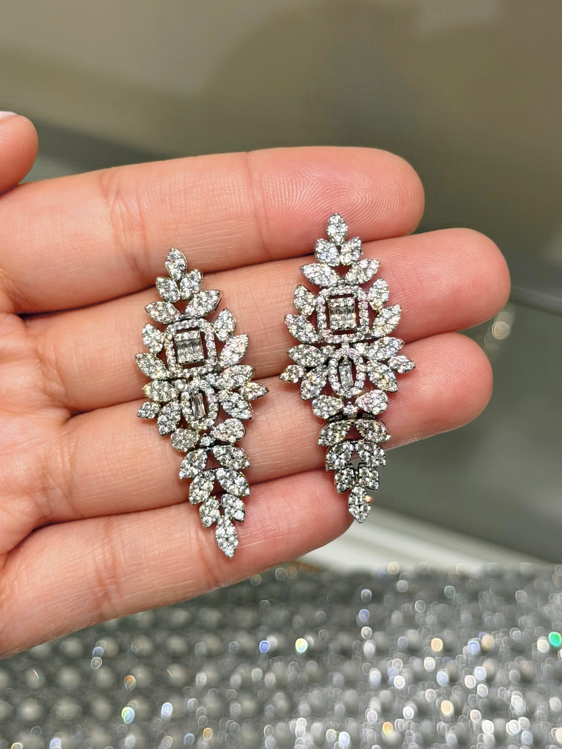 Aretes Hojas Cuadro Oval Centro