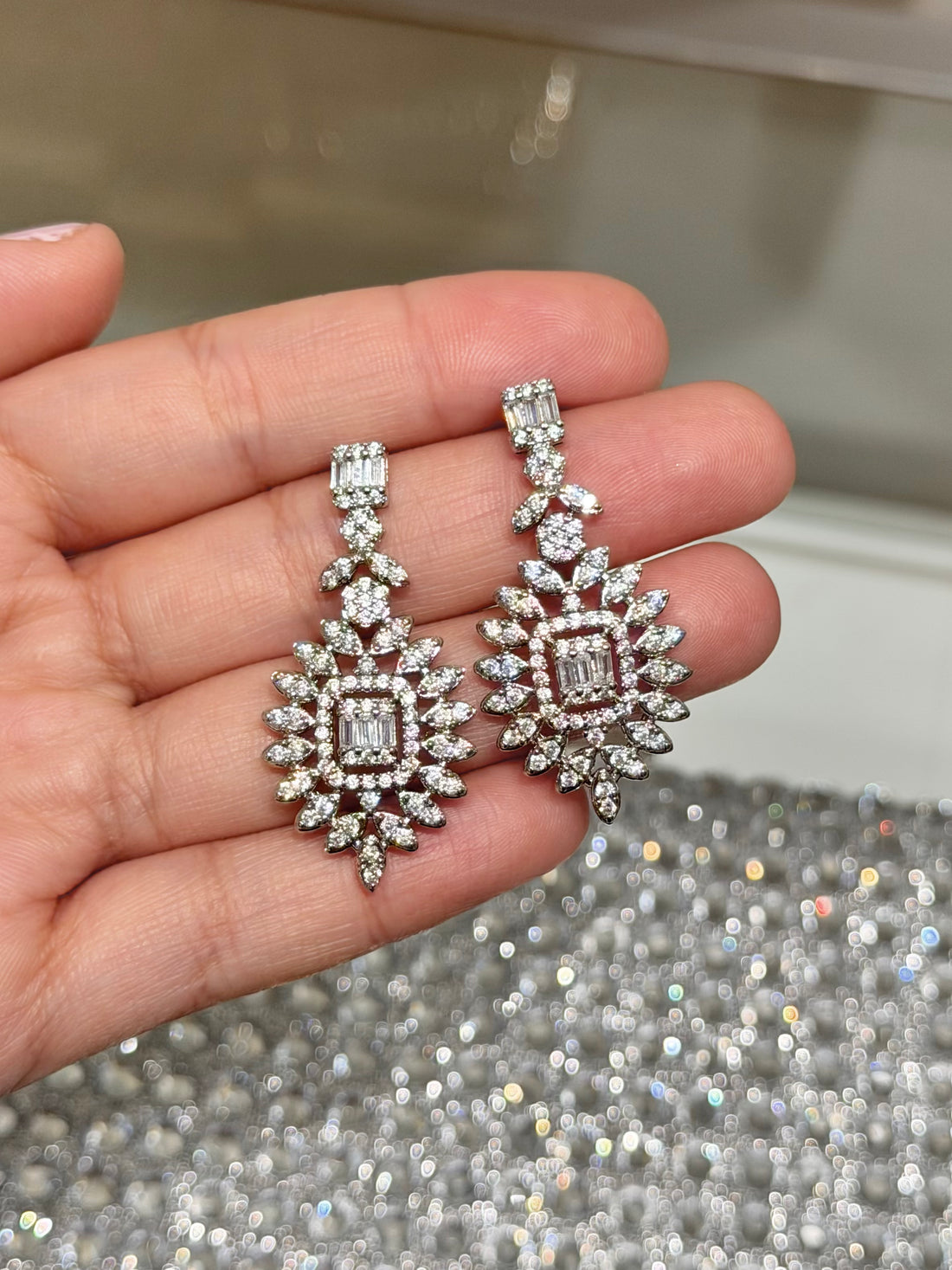 Aretes Hojas Cuadro Central