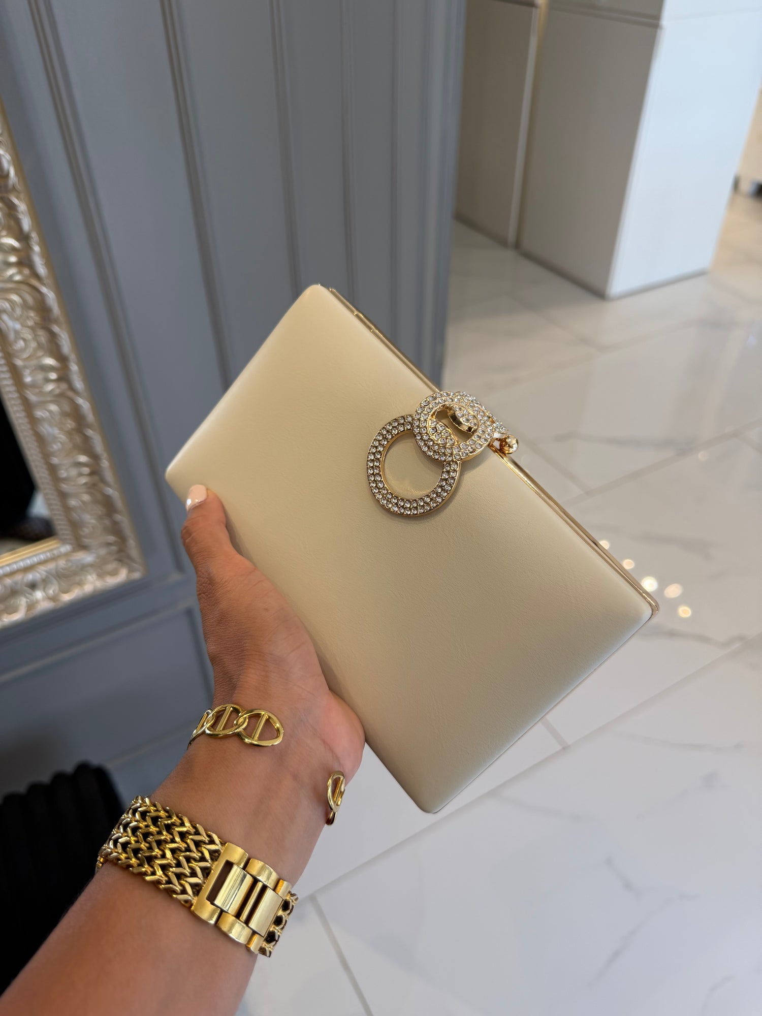 Bolso Broche Aros Cristales - Marfil