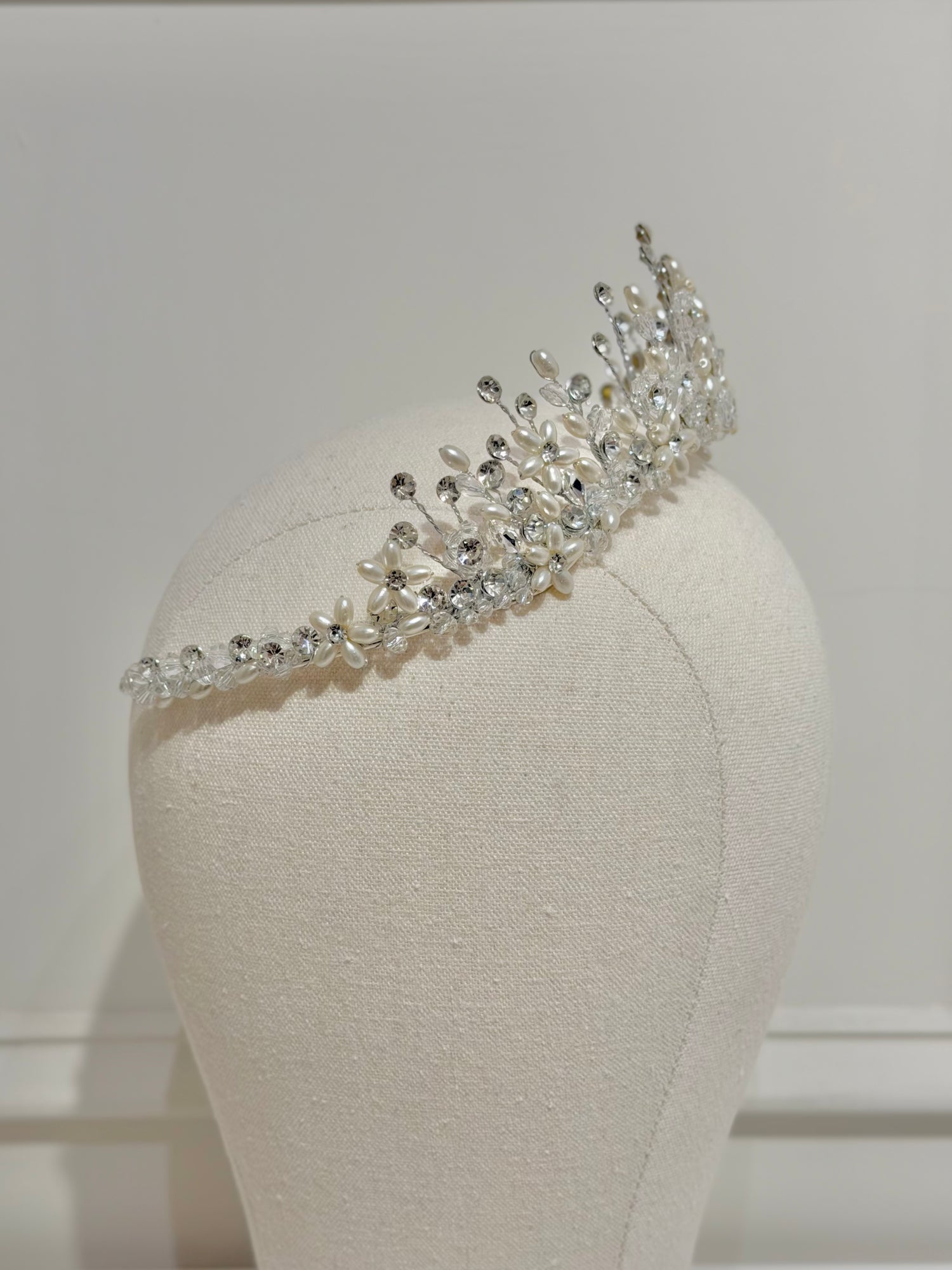 Tiara Eira