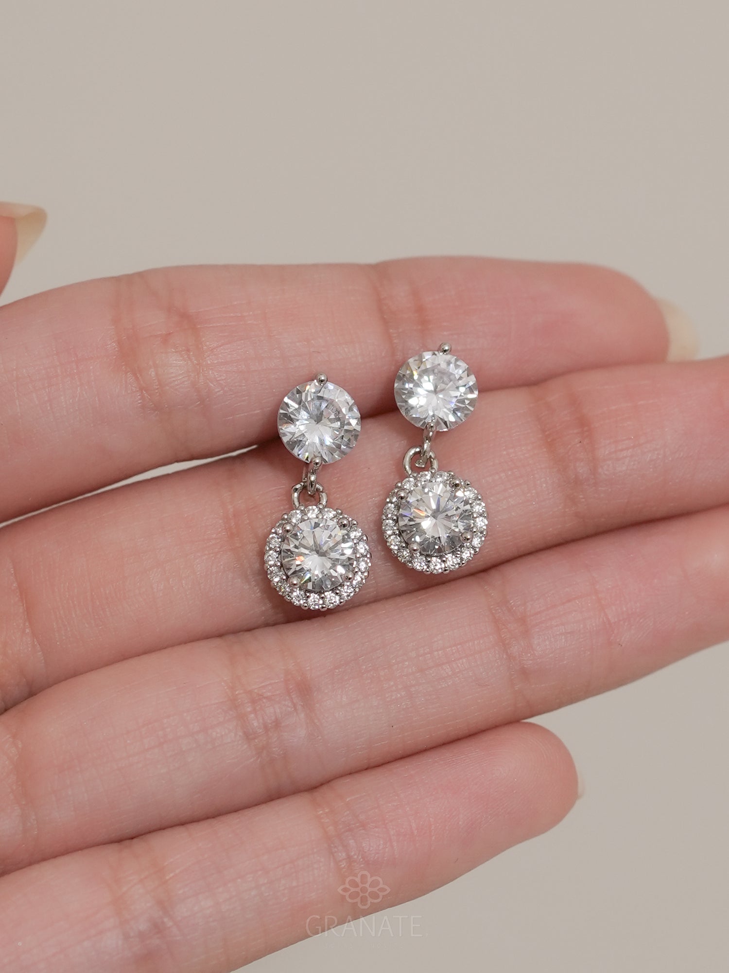 Aretes Solitario Colgante Moissanita