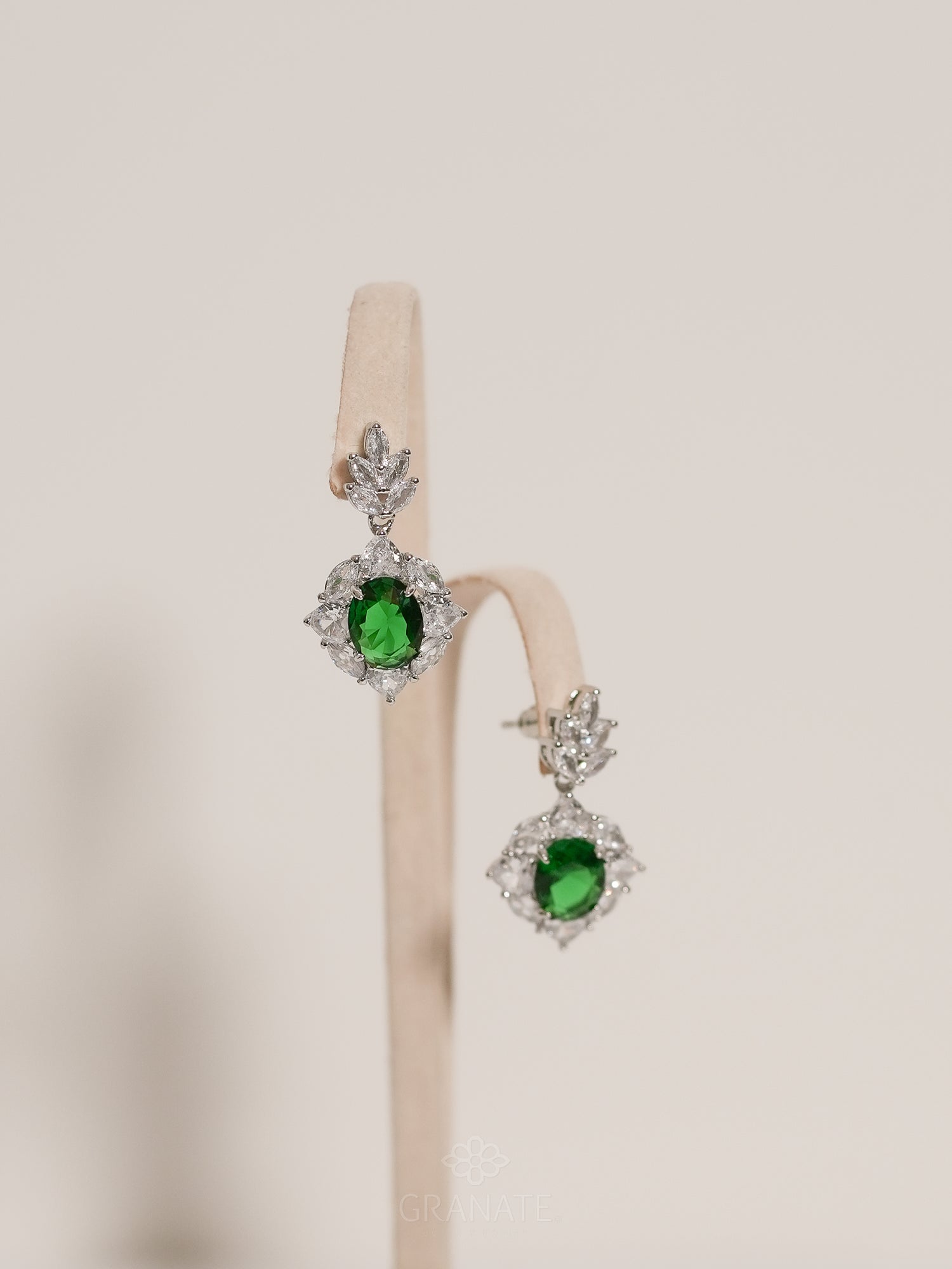 Aretes Oval Esmeralda