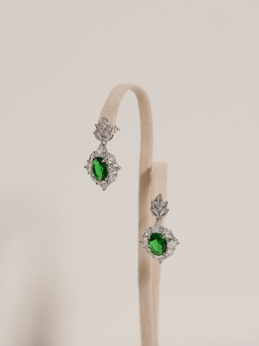 Aretes Oval Esmeralda