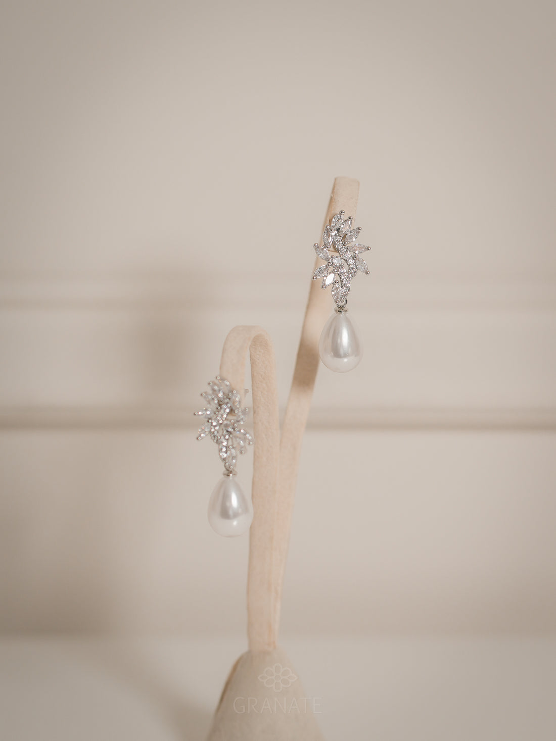 Aretes Marquises y Perla Gota