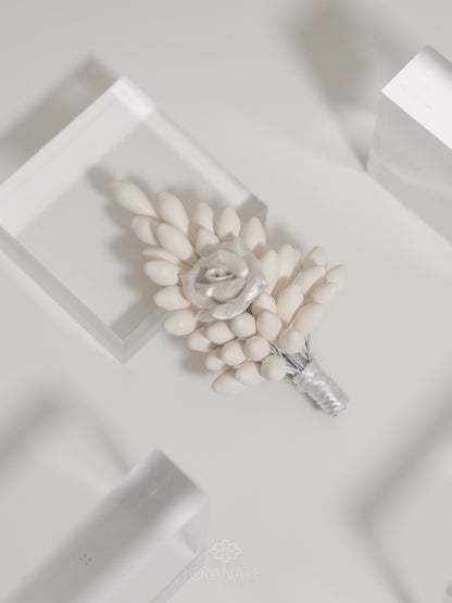Boutonniere Rosa Blanca