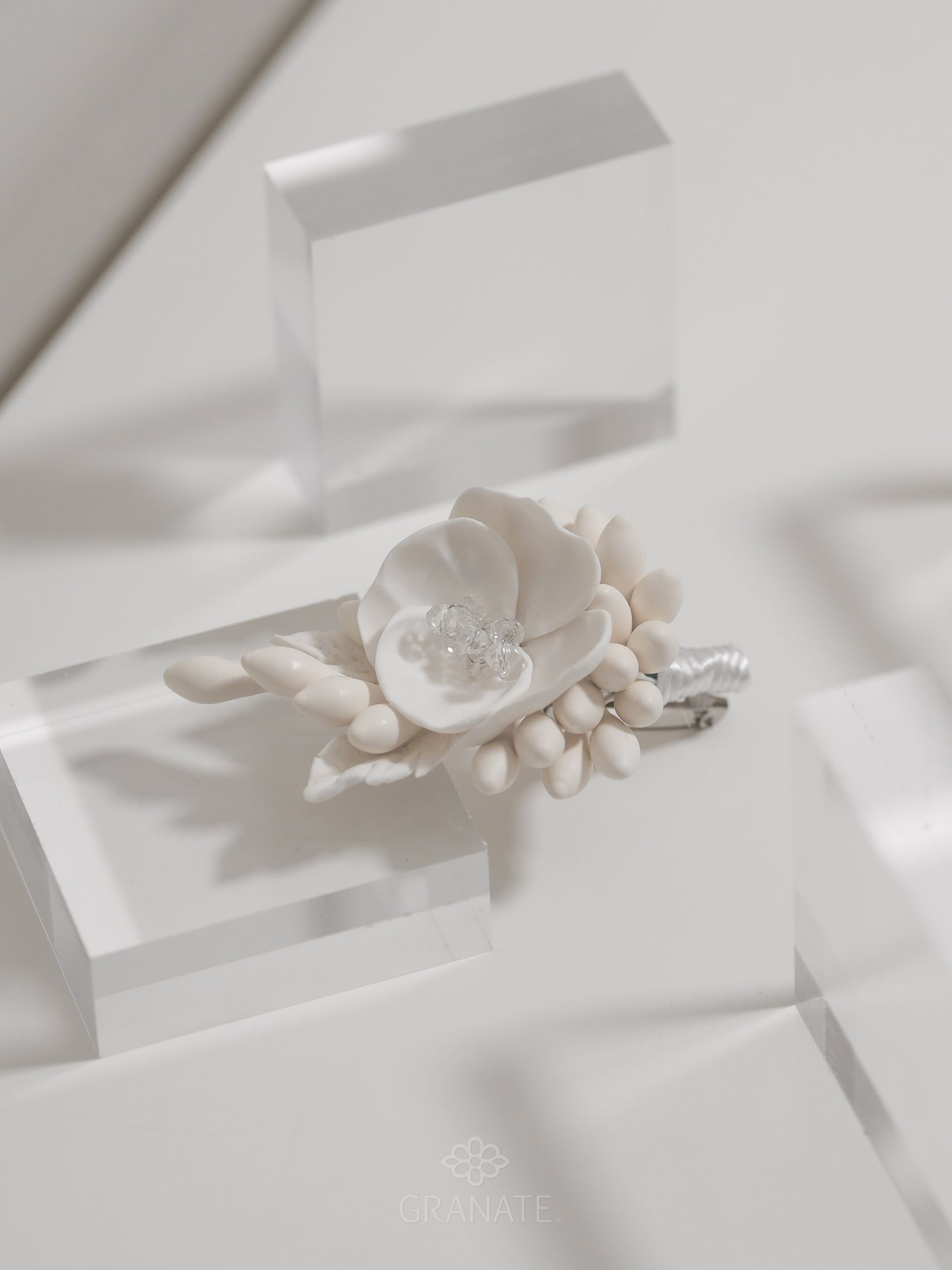 Boutonniere Sally Holmes