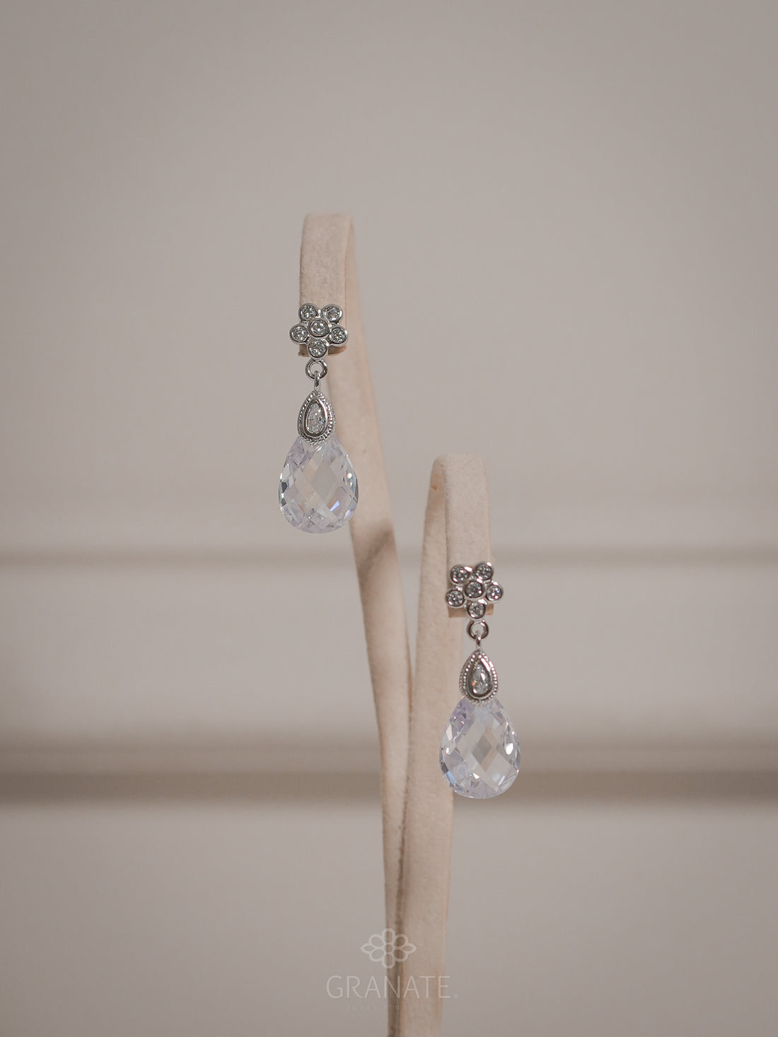 Aretes Flor y Gota de Plata