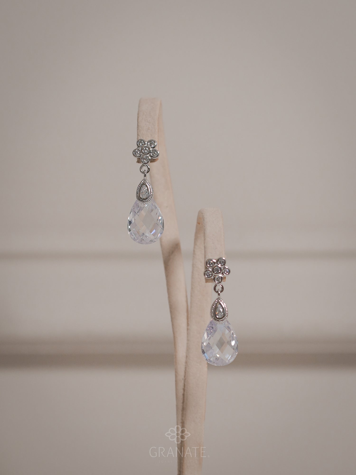 Aretes Flor y Gota de Plata