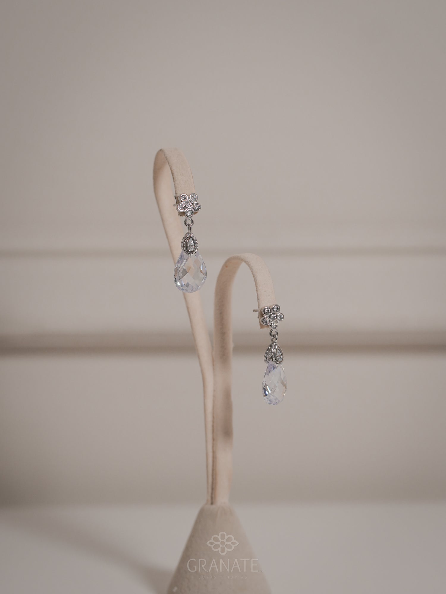 Aretes Flor y Gota de Plata