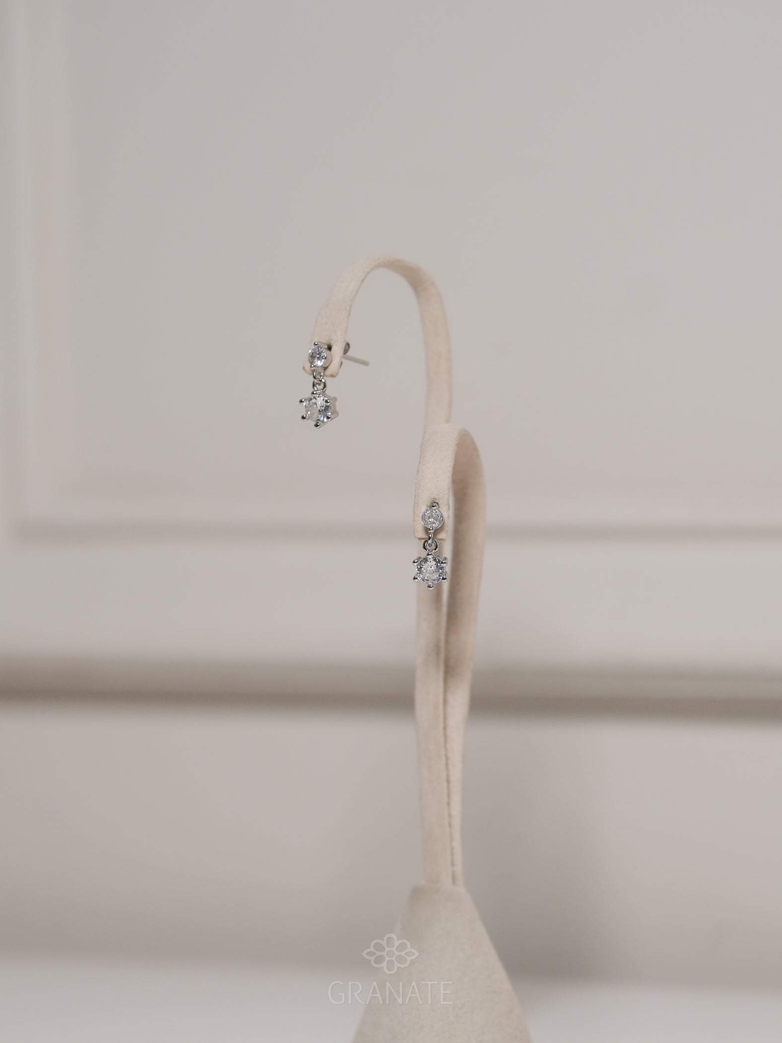 Aretes 2 Circonias de Plata