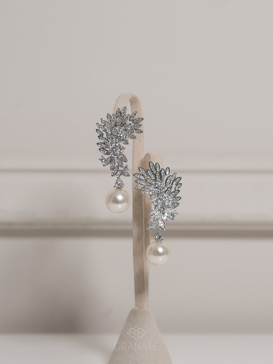 Aretes Hojas y Perla