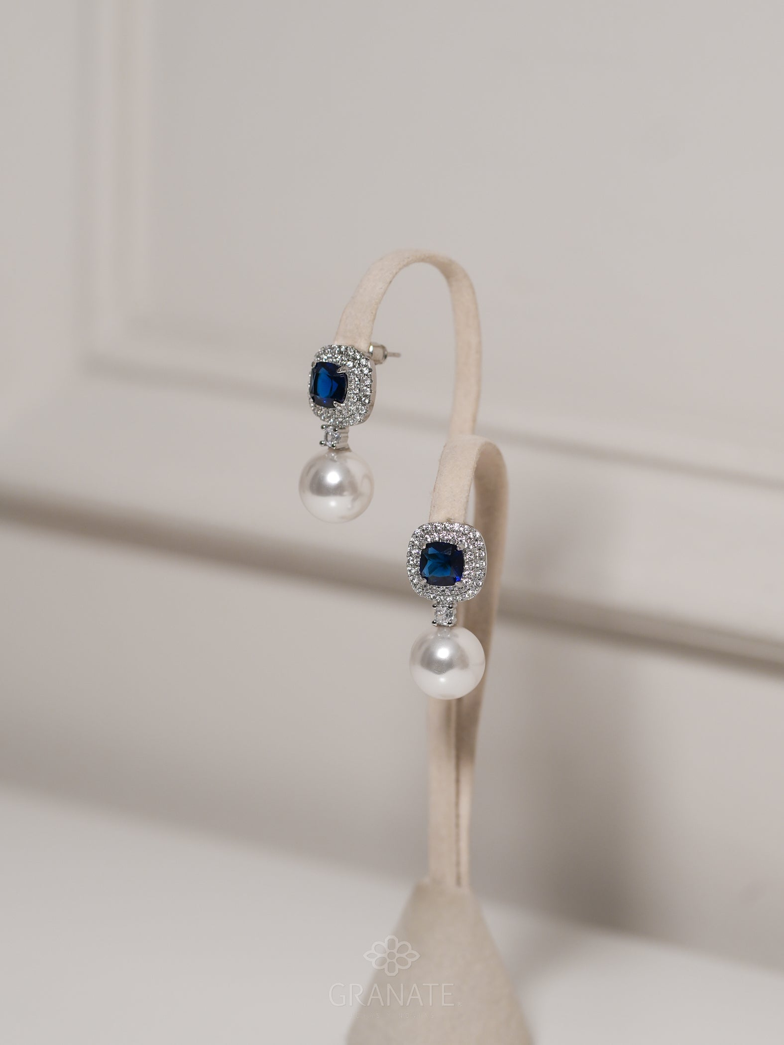 Aretes Cuadro Azul y Perla