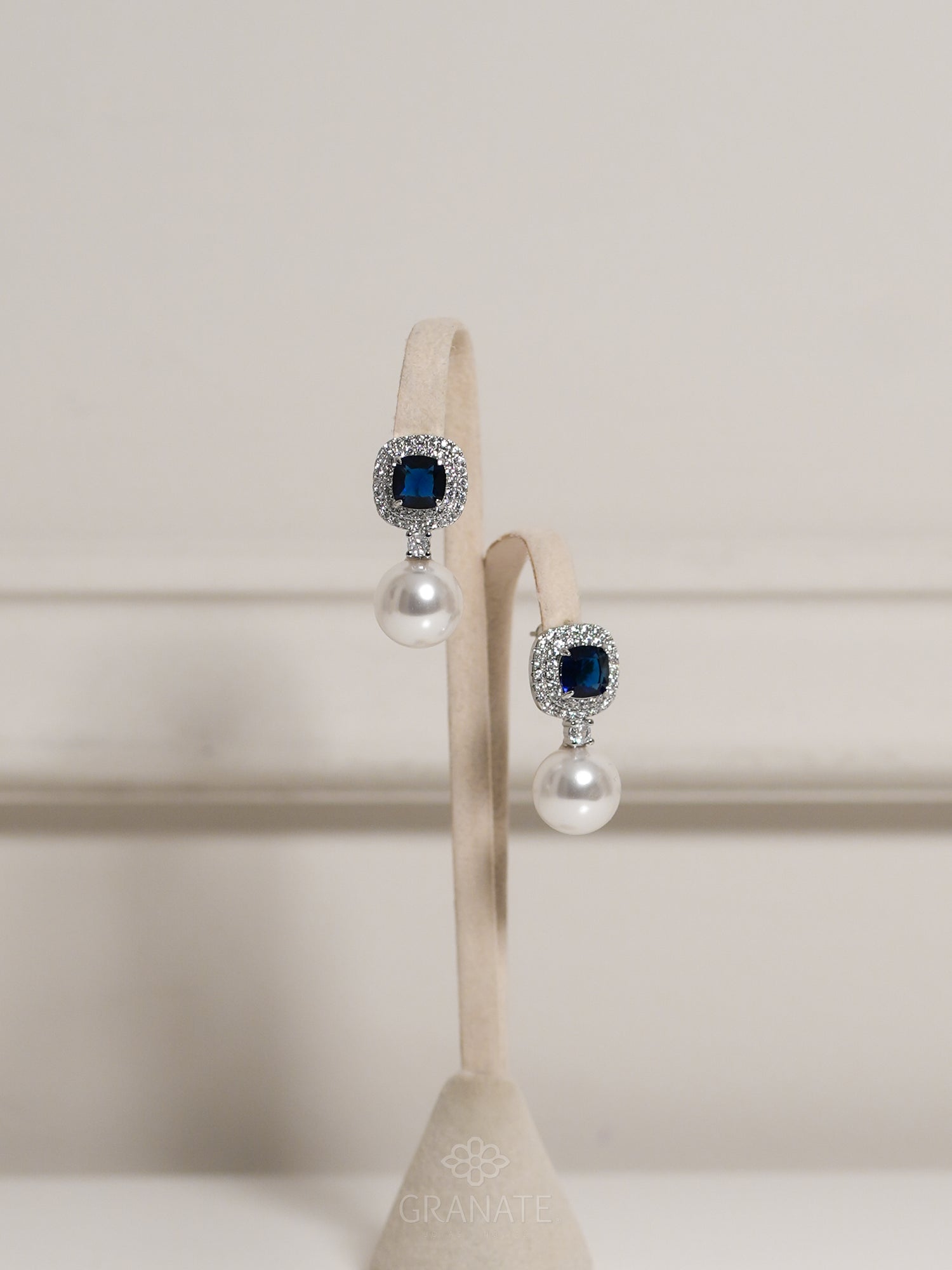 Aretes Cuadro Azul y Perla