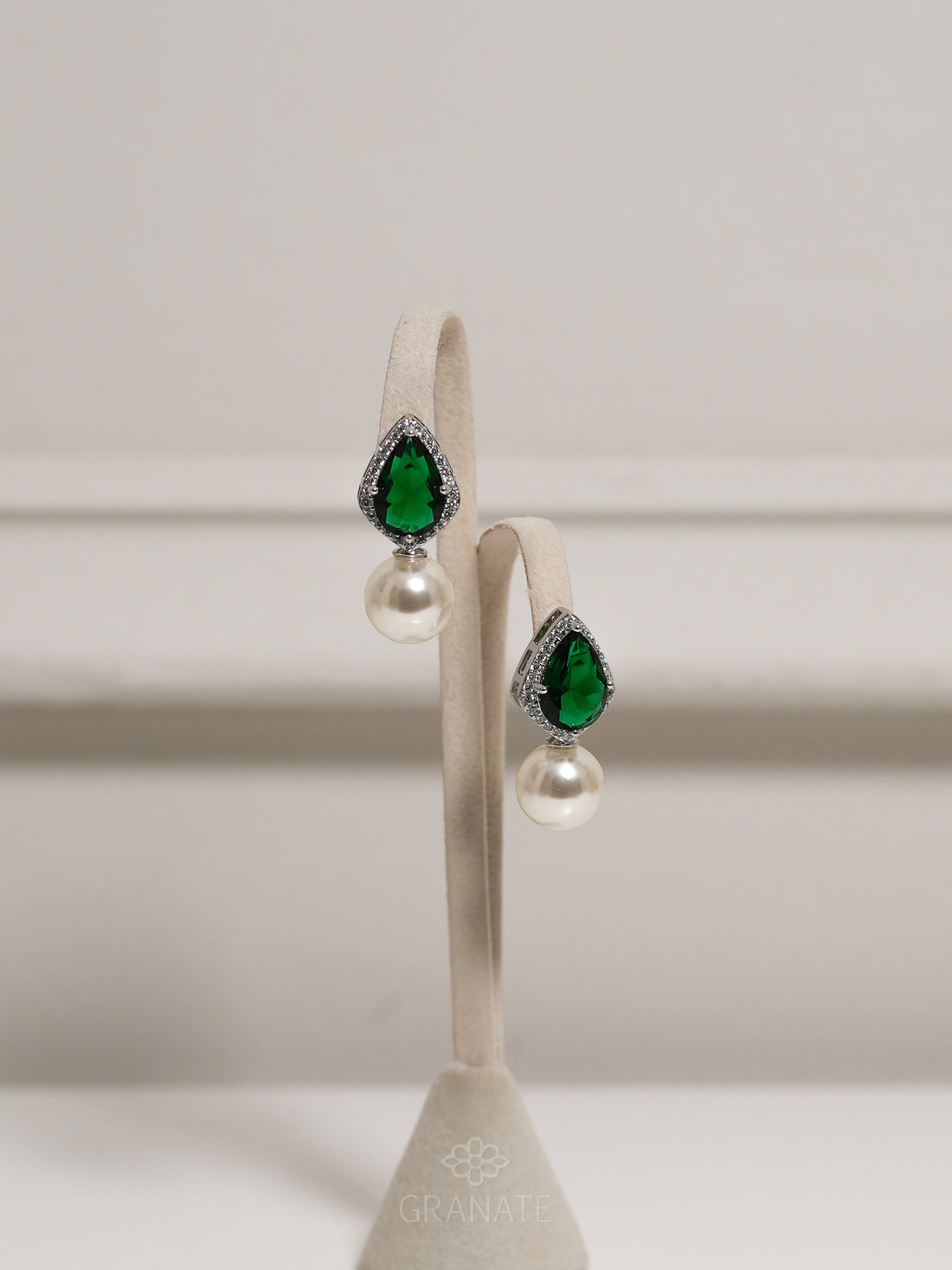 Aretes Gota Verde y Perla