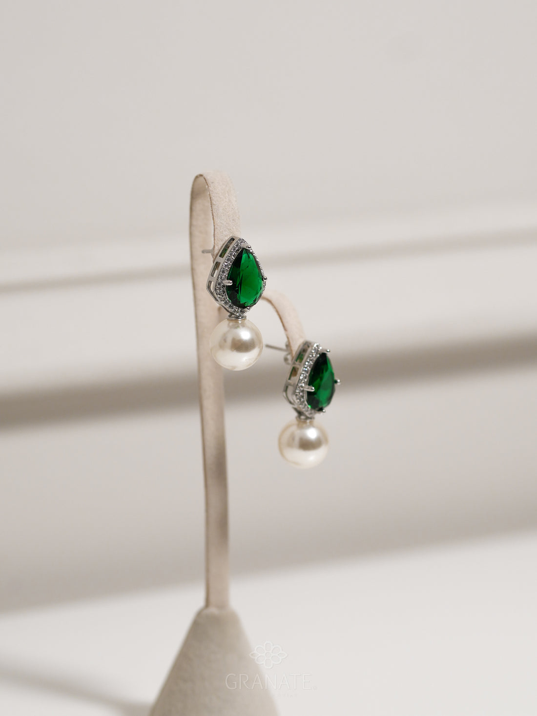 Aretes Gota Verde y Perla