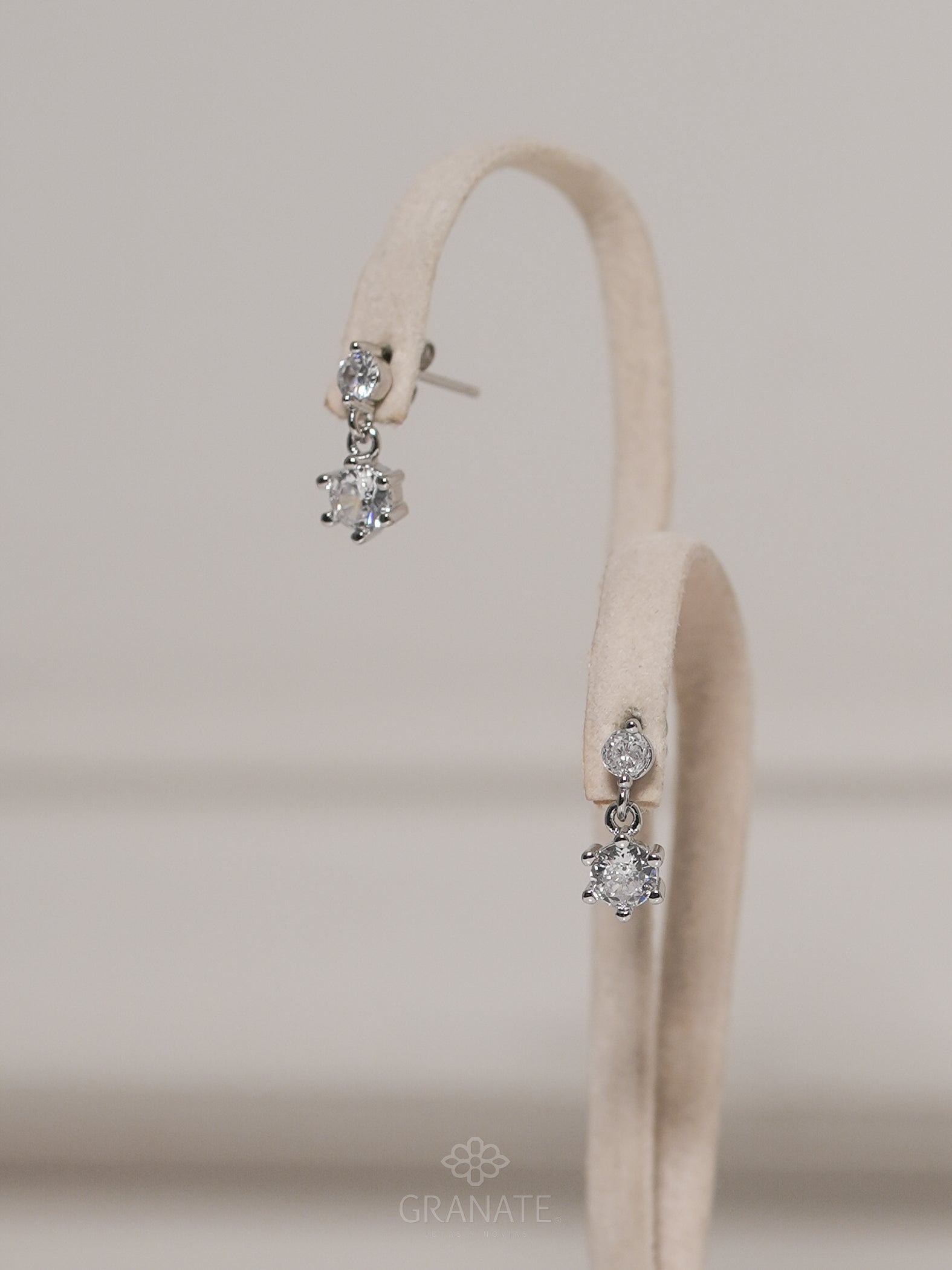 Aretes 2 Circonias de Plata