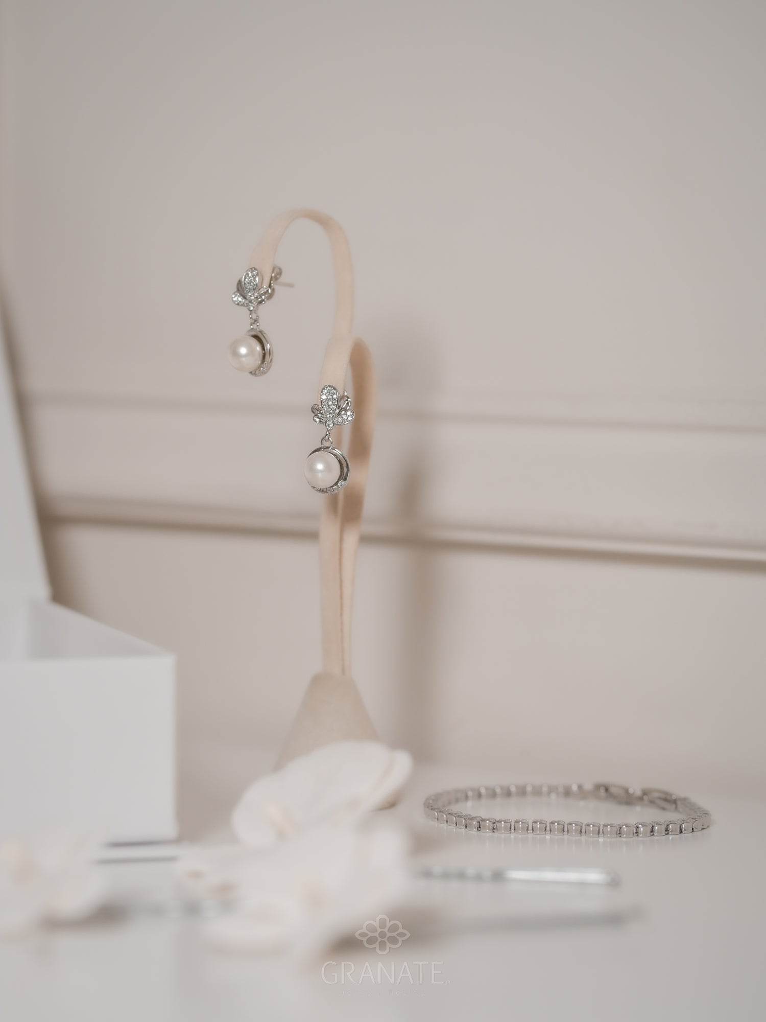 Aretes Hojitas y Perla