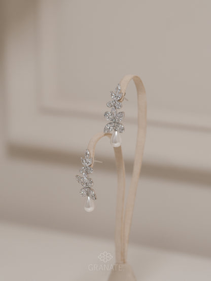 Aretes Hojas con Perla Gota