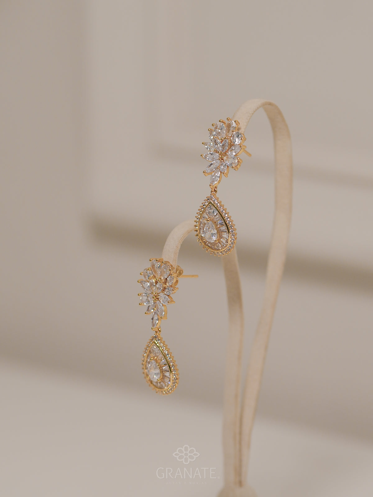 Aretes Mix y Gota Halo - Dorado