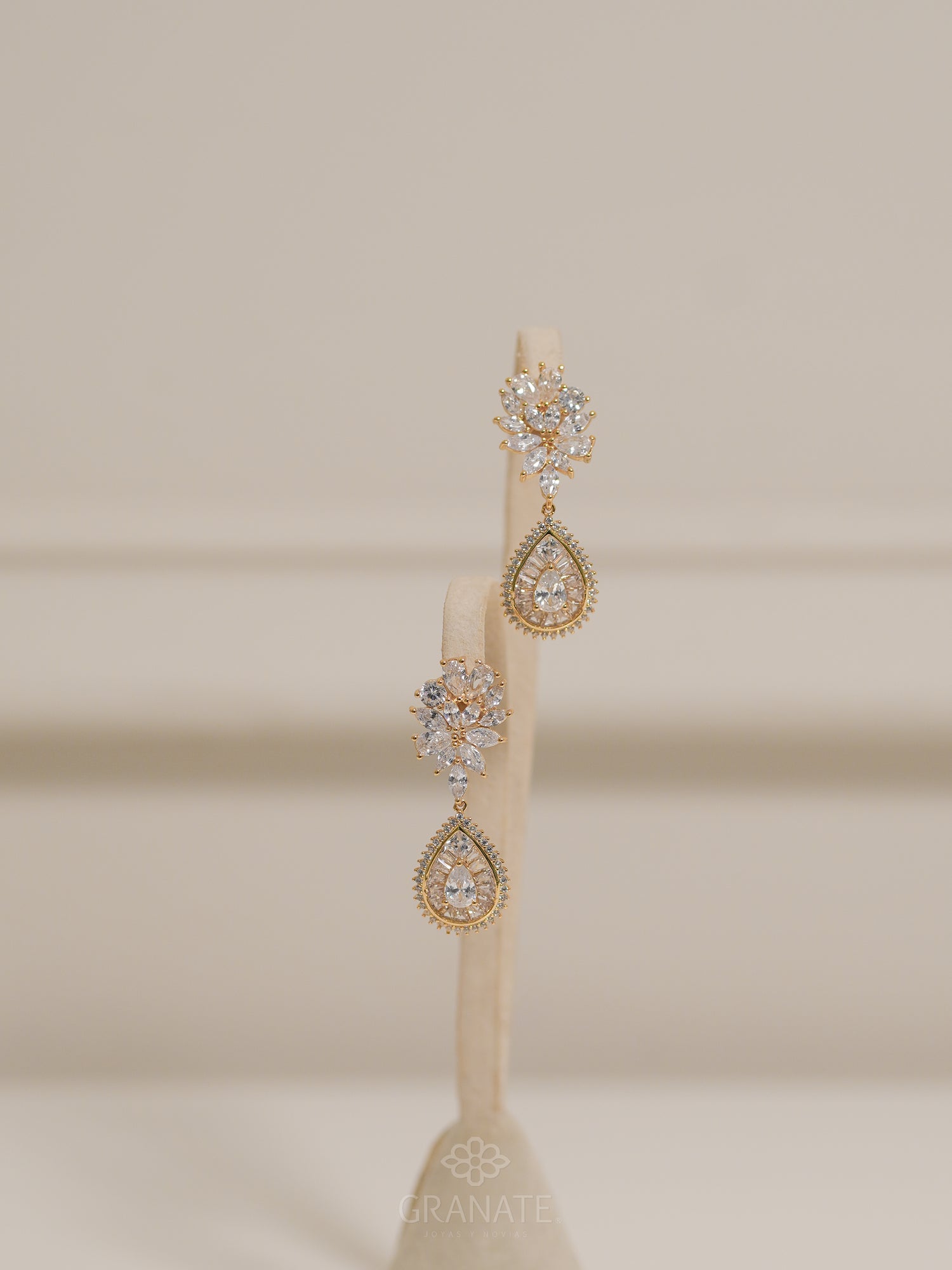 Aretes Mix y Gota Halo - Dorado