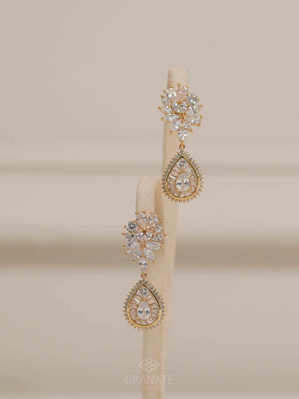Aretes Mix y Gota Halo - Dorado