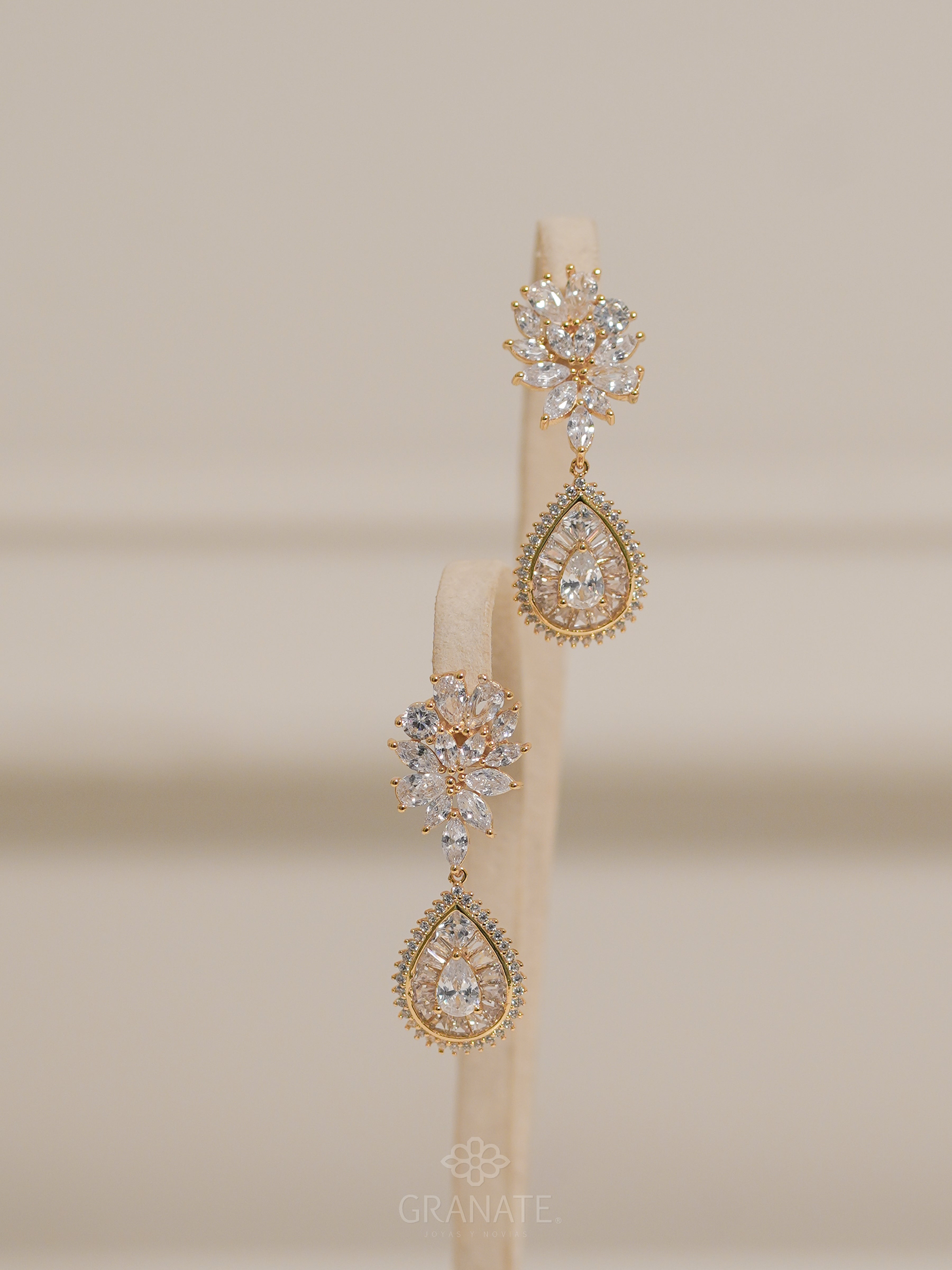 Aretes Mix y Gota Halo - Dorado