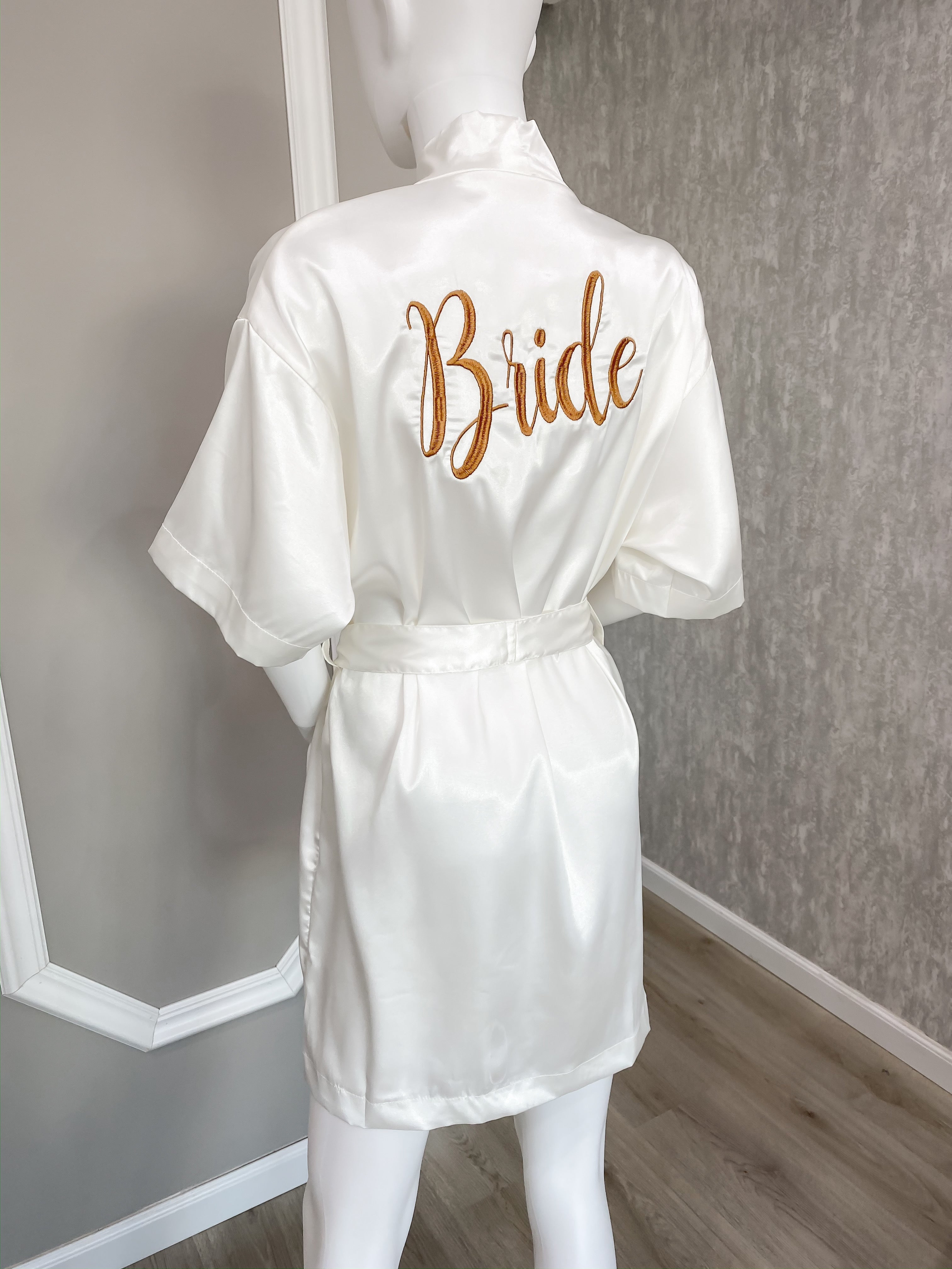 Bata Bordada “Bride” Blanca Oro