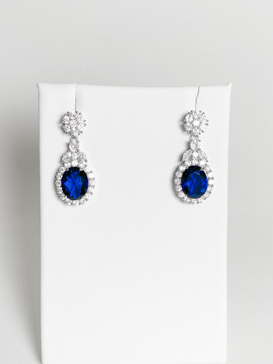 Aretes Floral Oval Zafiro