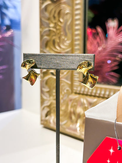 Aretes Doblés Dorados